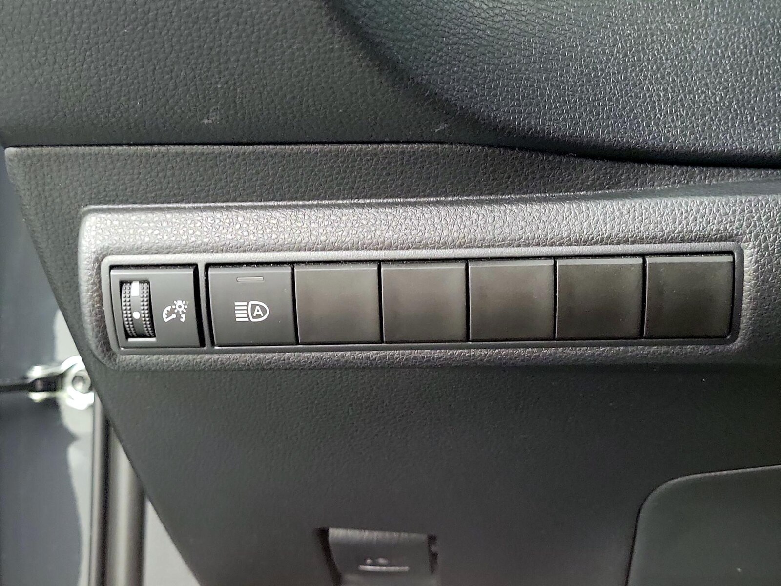 2025 Toyota Corolla SE - Photo 14