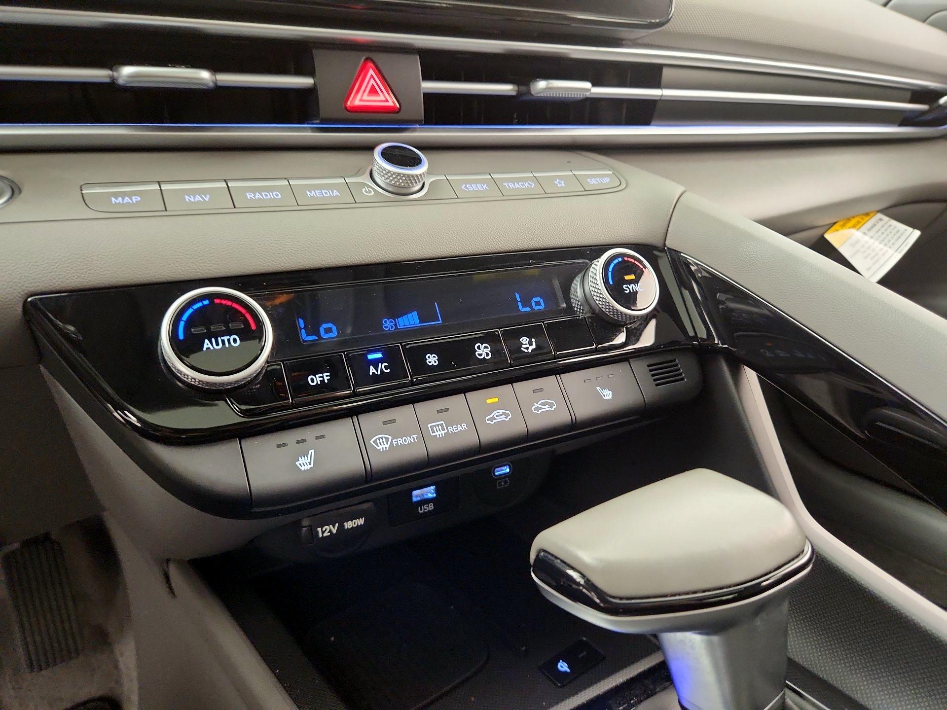 Thumbnail: 2024 Hyundai Elantra - 17