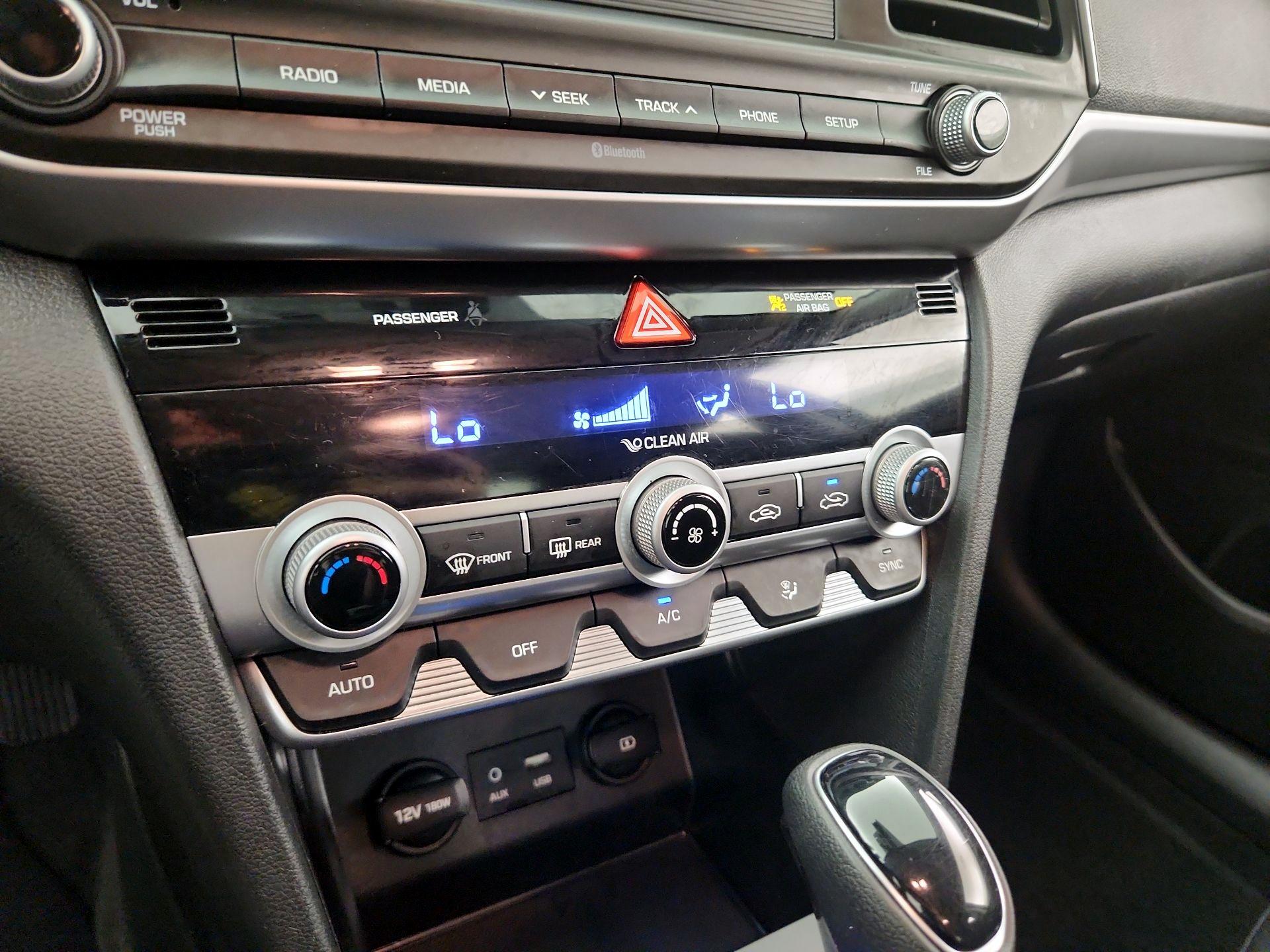 Thumbnail: 2020 Hyundai Elantra - 16