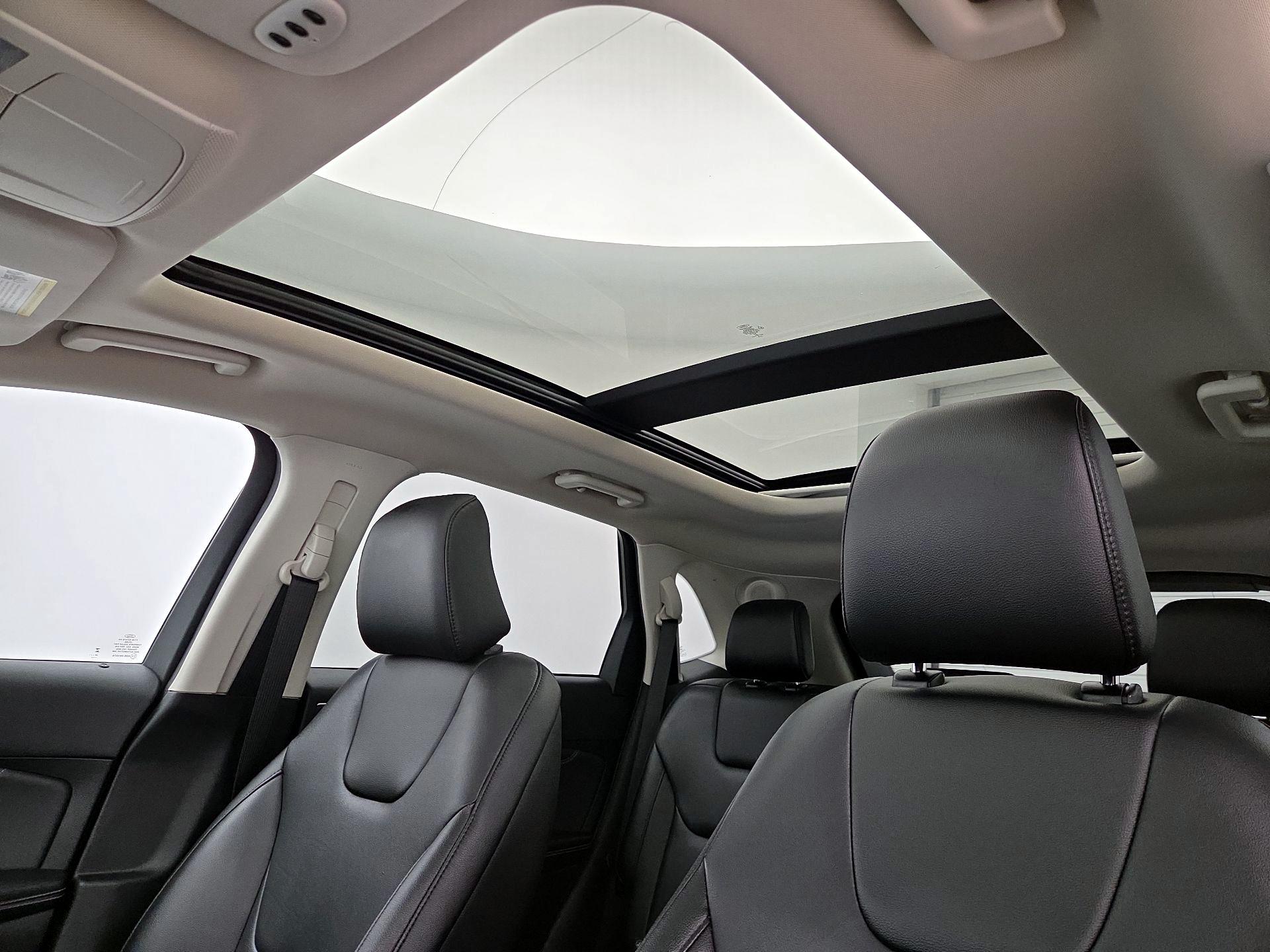 Thumbnail: 2022 Ford Edge - 19