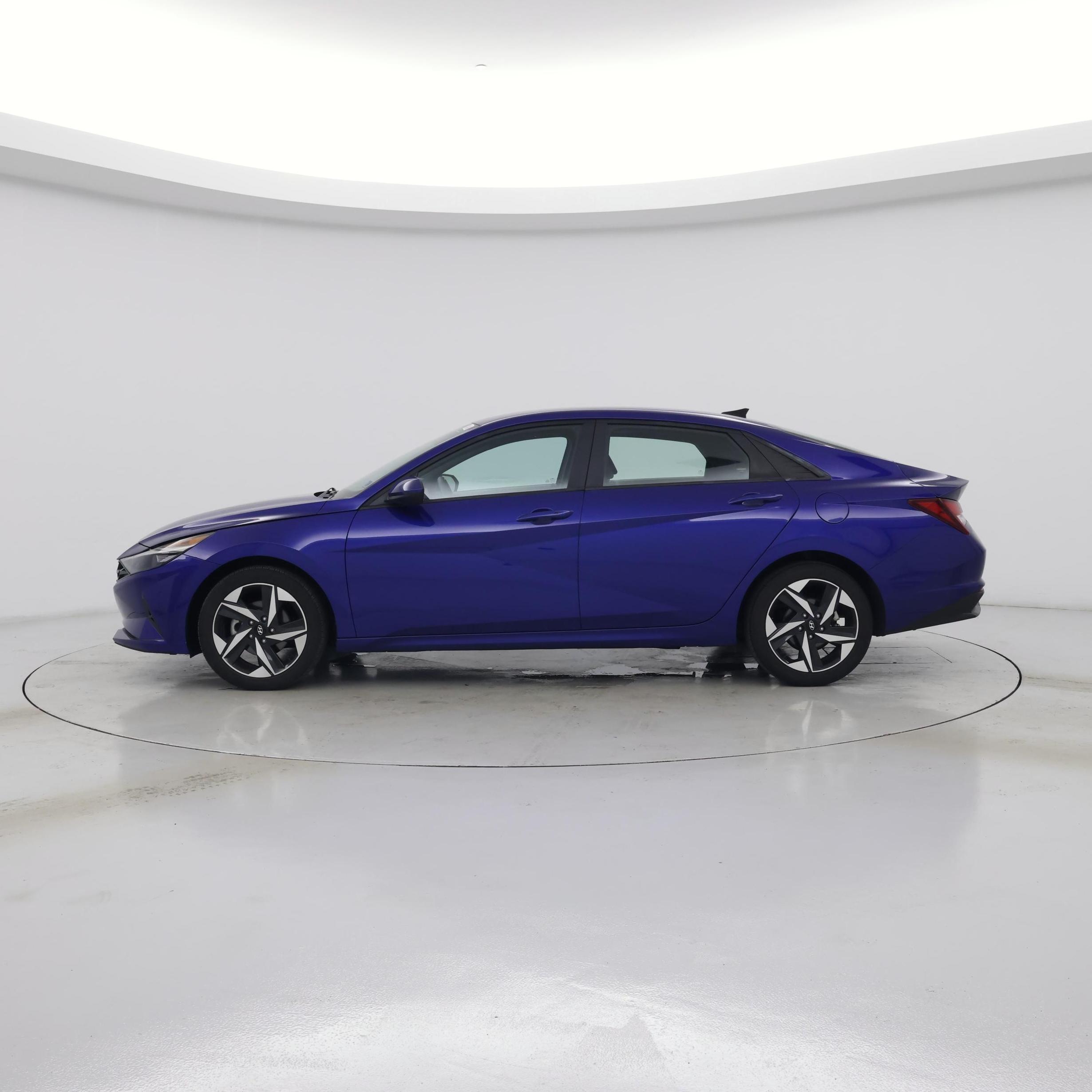 Thumbnail: 2023 Hyundai Elantra - 3