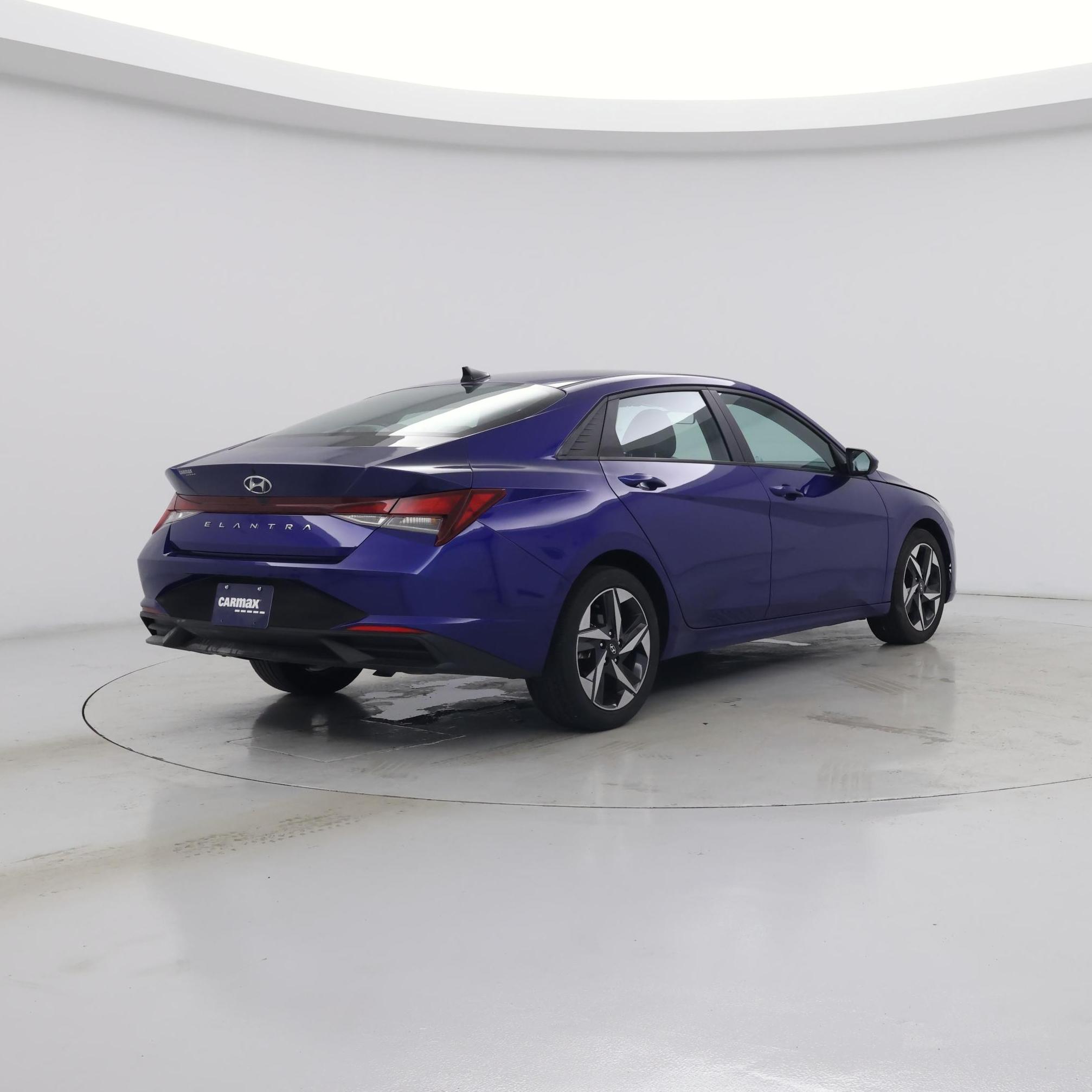 Thumbnail: 2023 Hyundai Elantra - 8