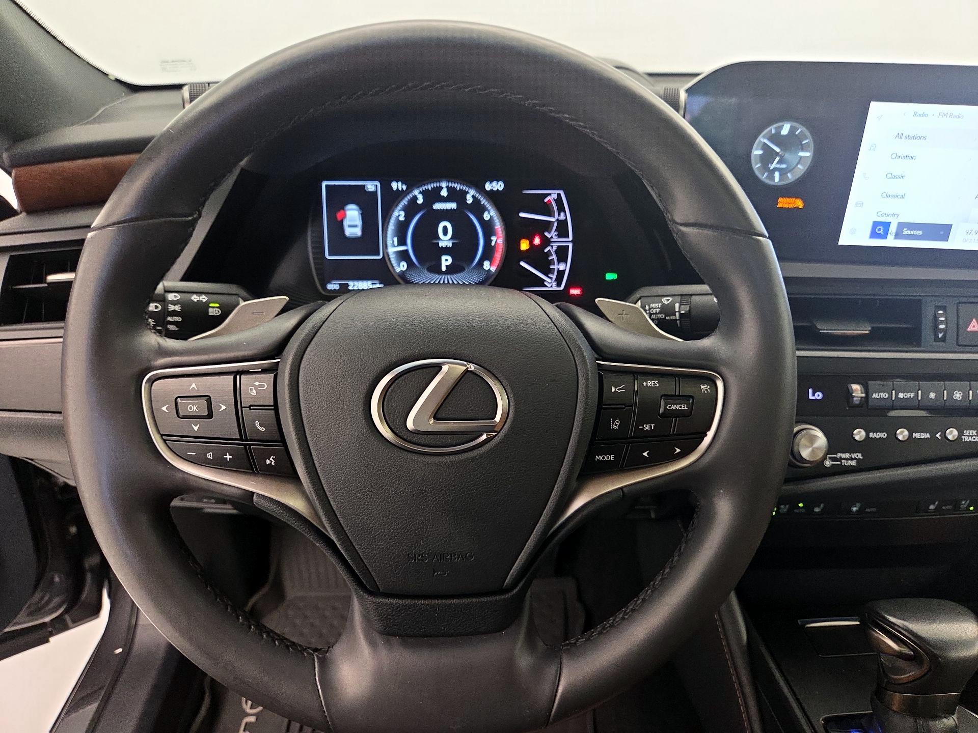 Thumbnail: 2023 Lexus ES - 10