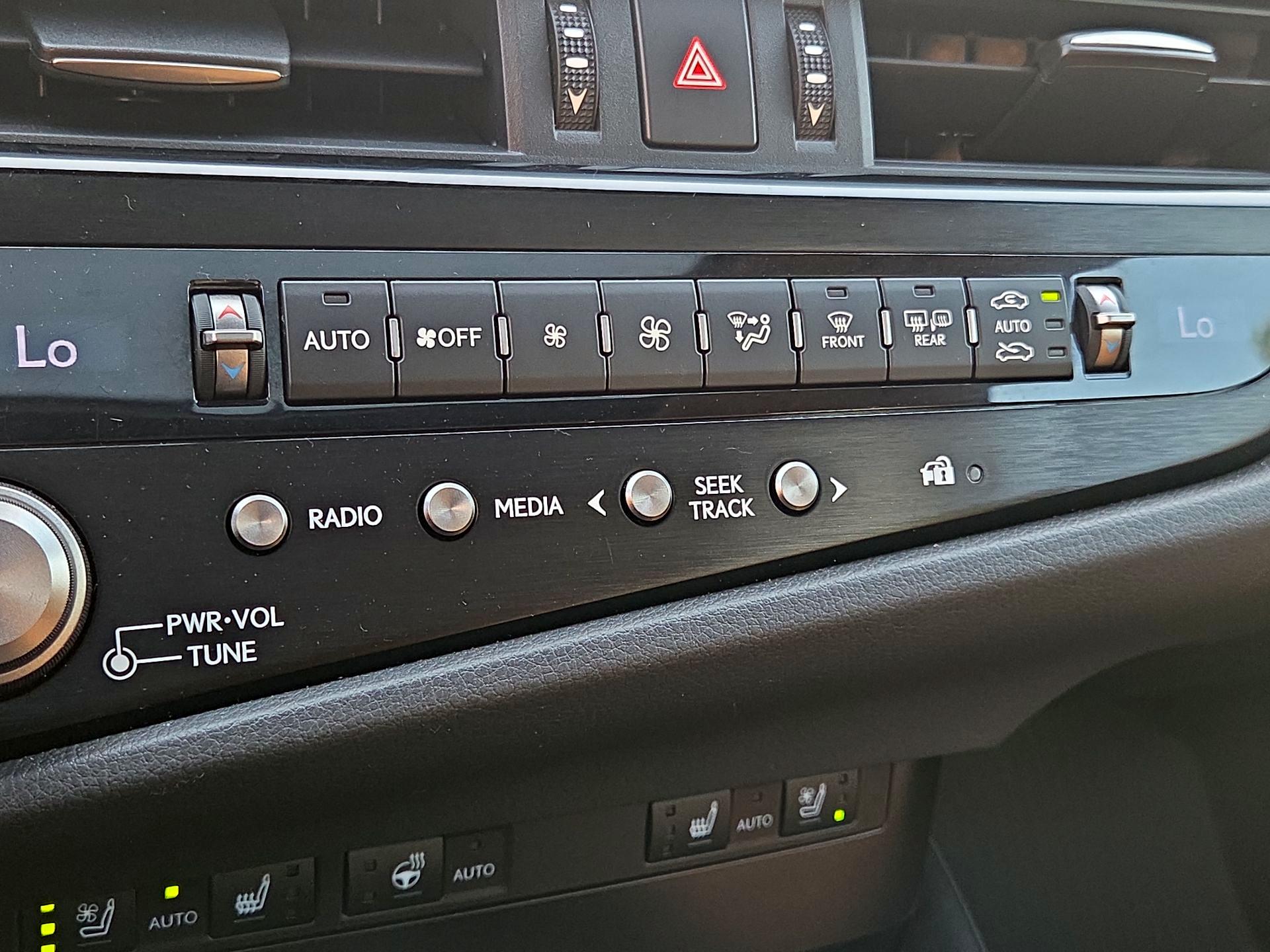 Thumbnail: 2023 Lexus ES - 15