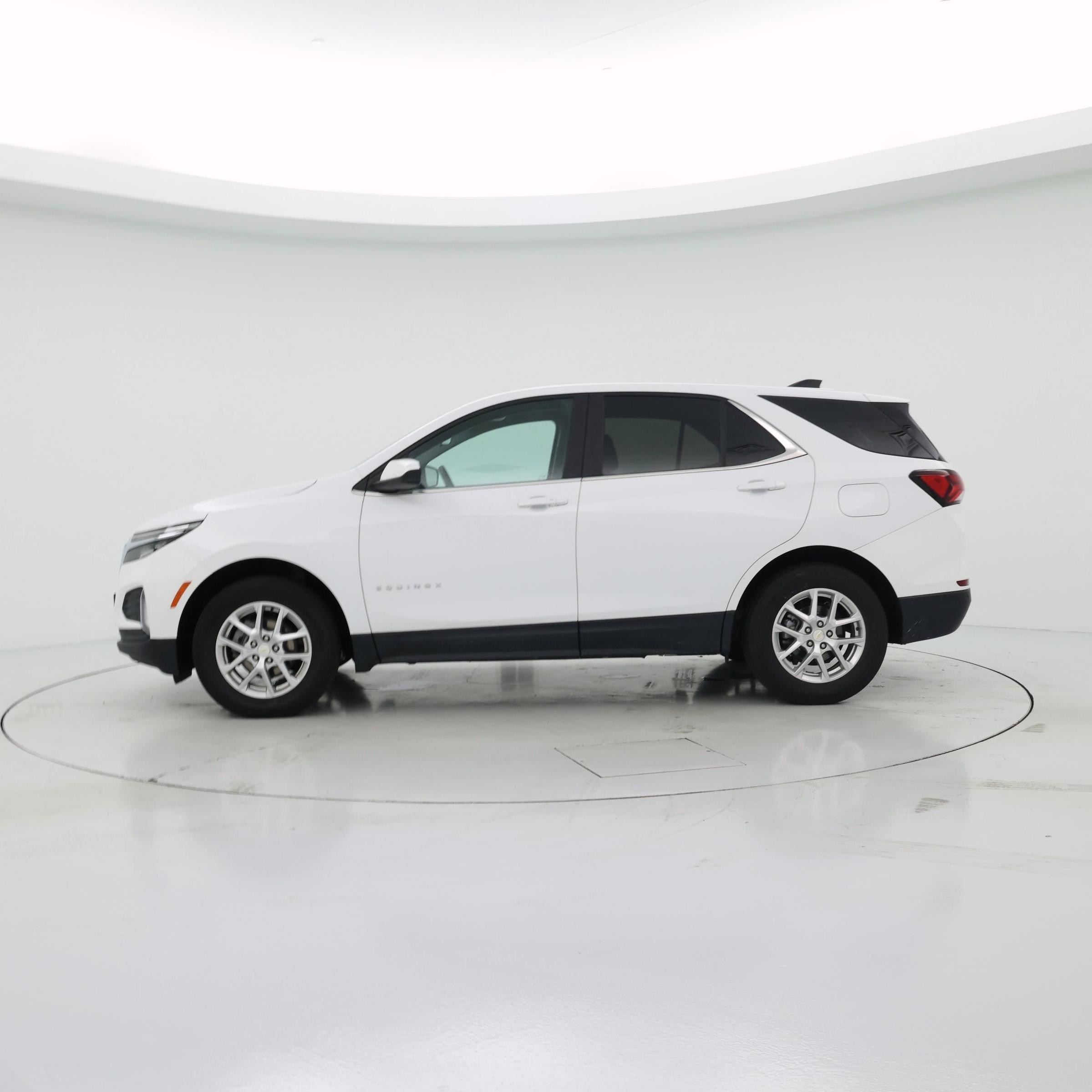 Thumbnail: 2023 Chevrolet Equinox - 3