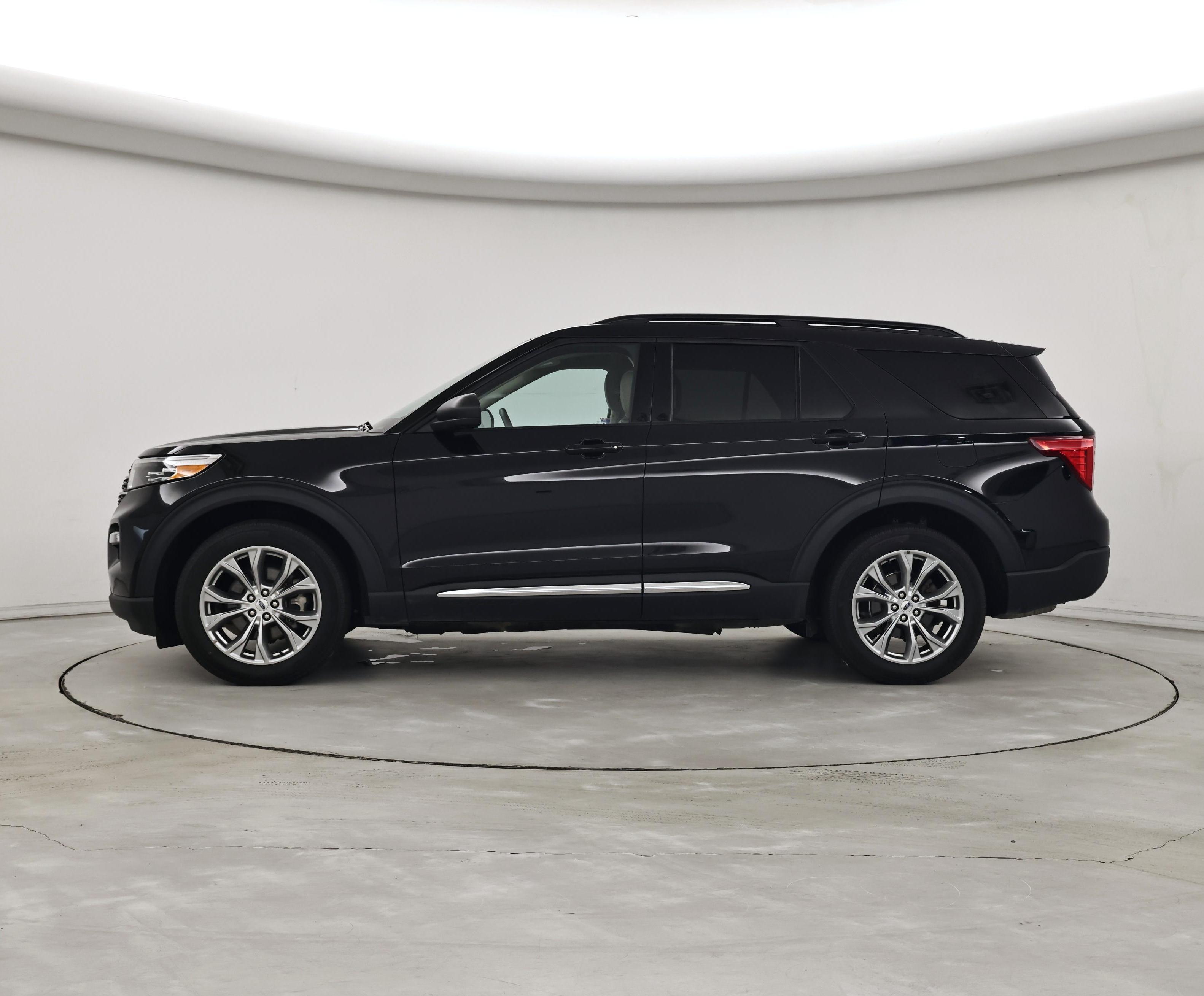 Thumbnail: 2022 Ford Explorer - 3