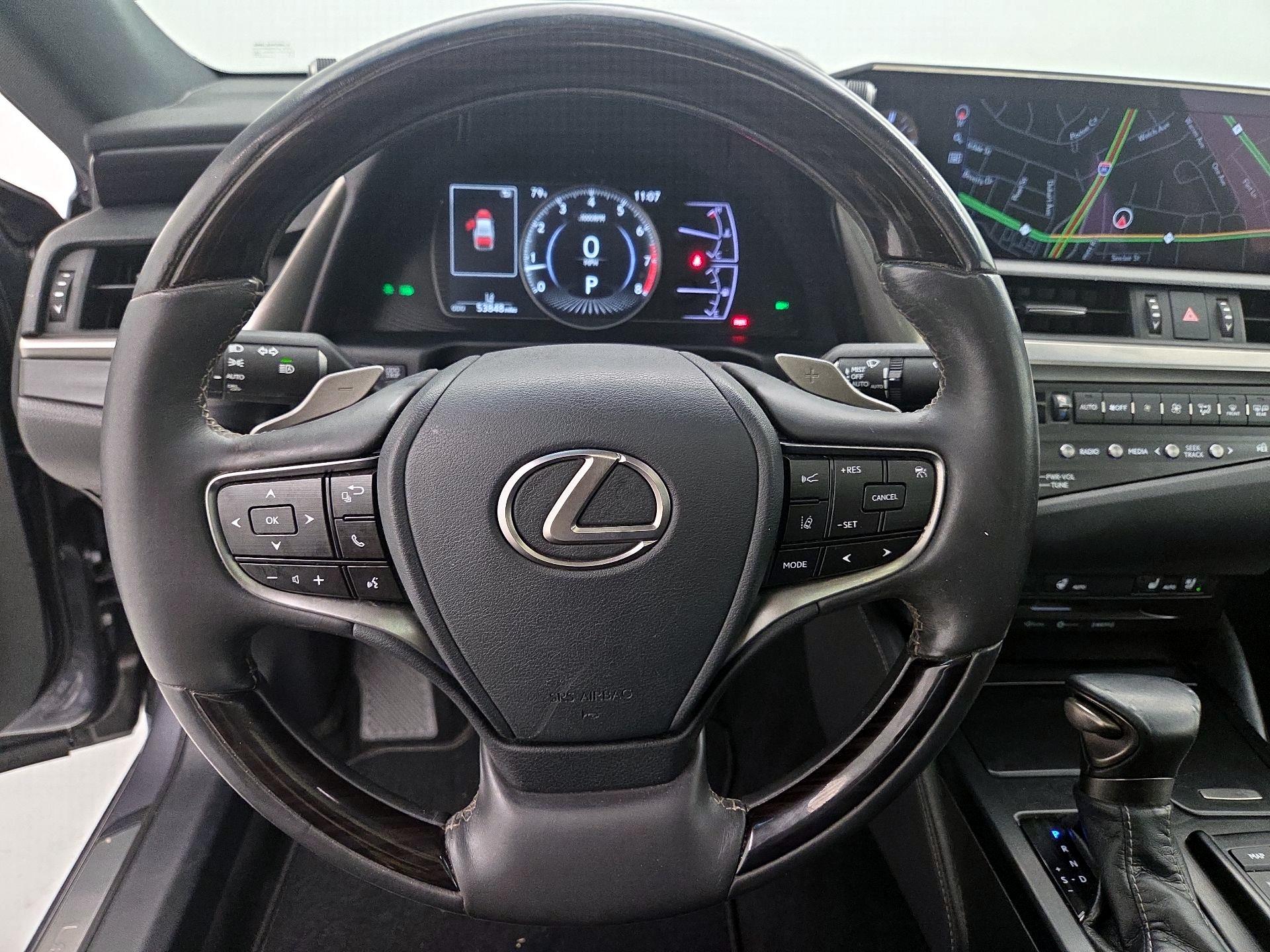 Thumbnail: 2020 Lexus ES - 10