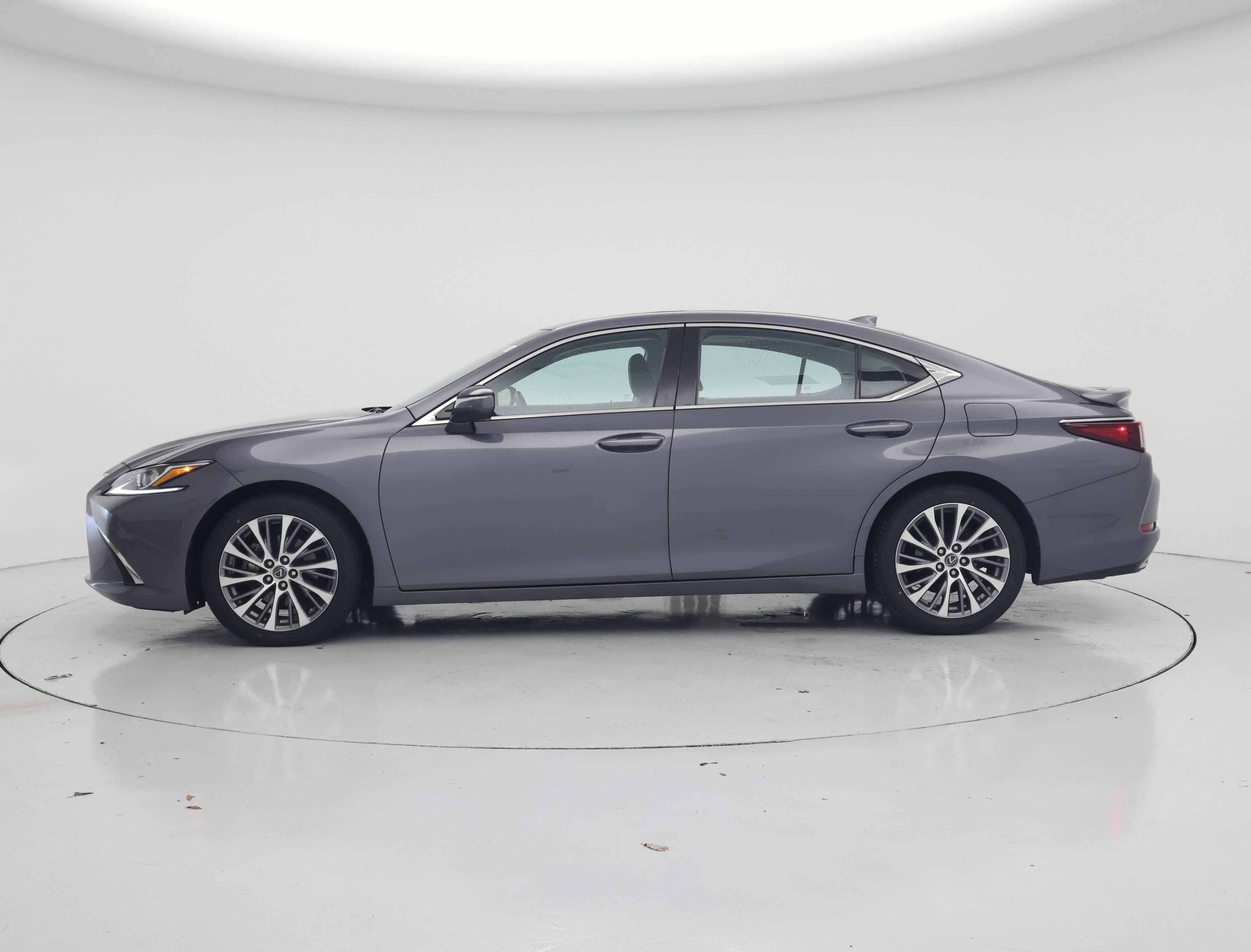 Thumbnail: 2020 Lexus ES - 3