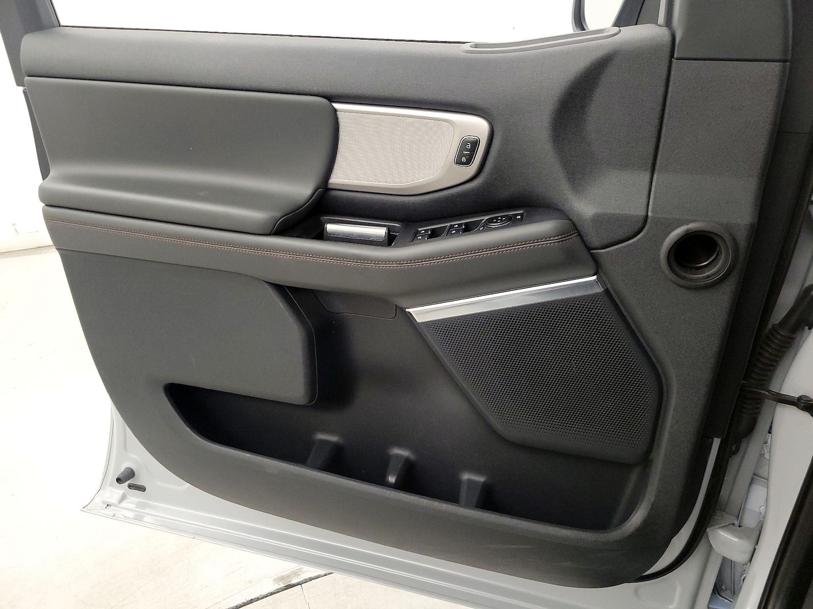 2025 Ford Expedition Active - Photo 11