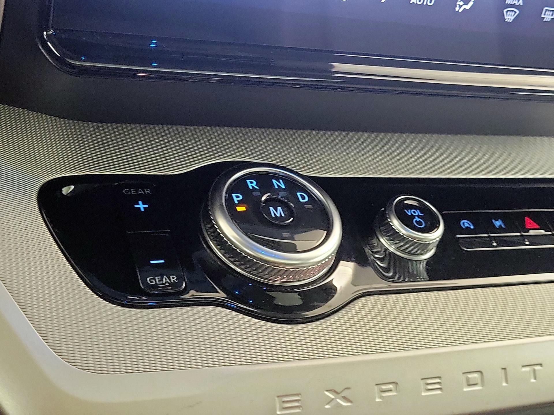 Thumbnail: 2025 Ford Expedition - 17