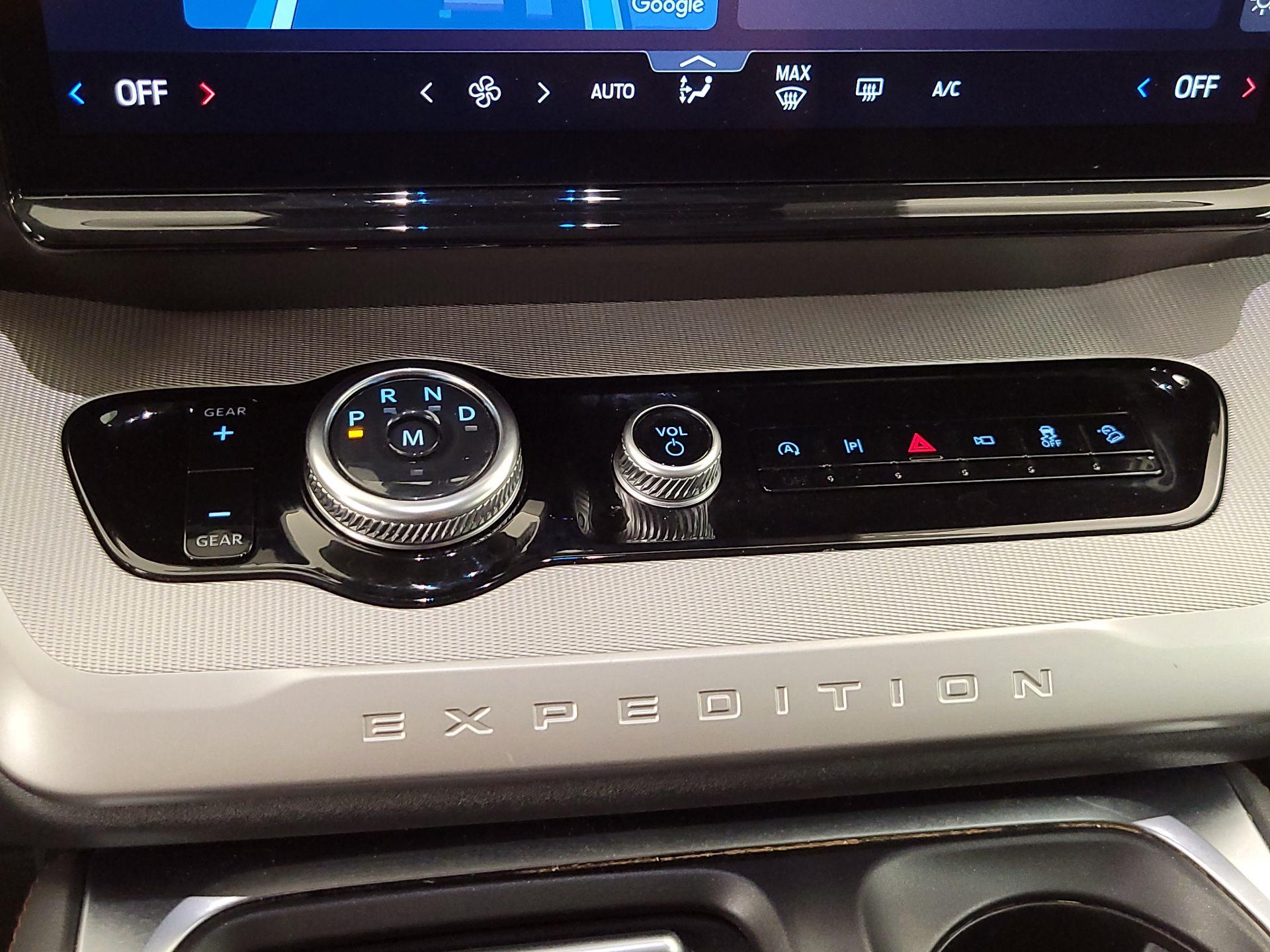 Thumbnail: 2025 Ford Expedition - 18