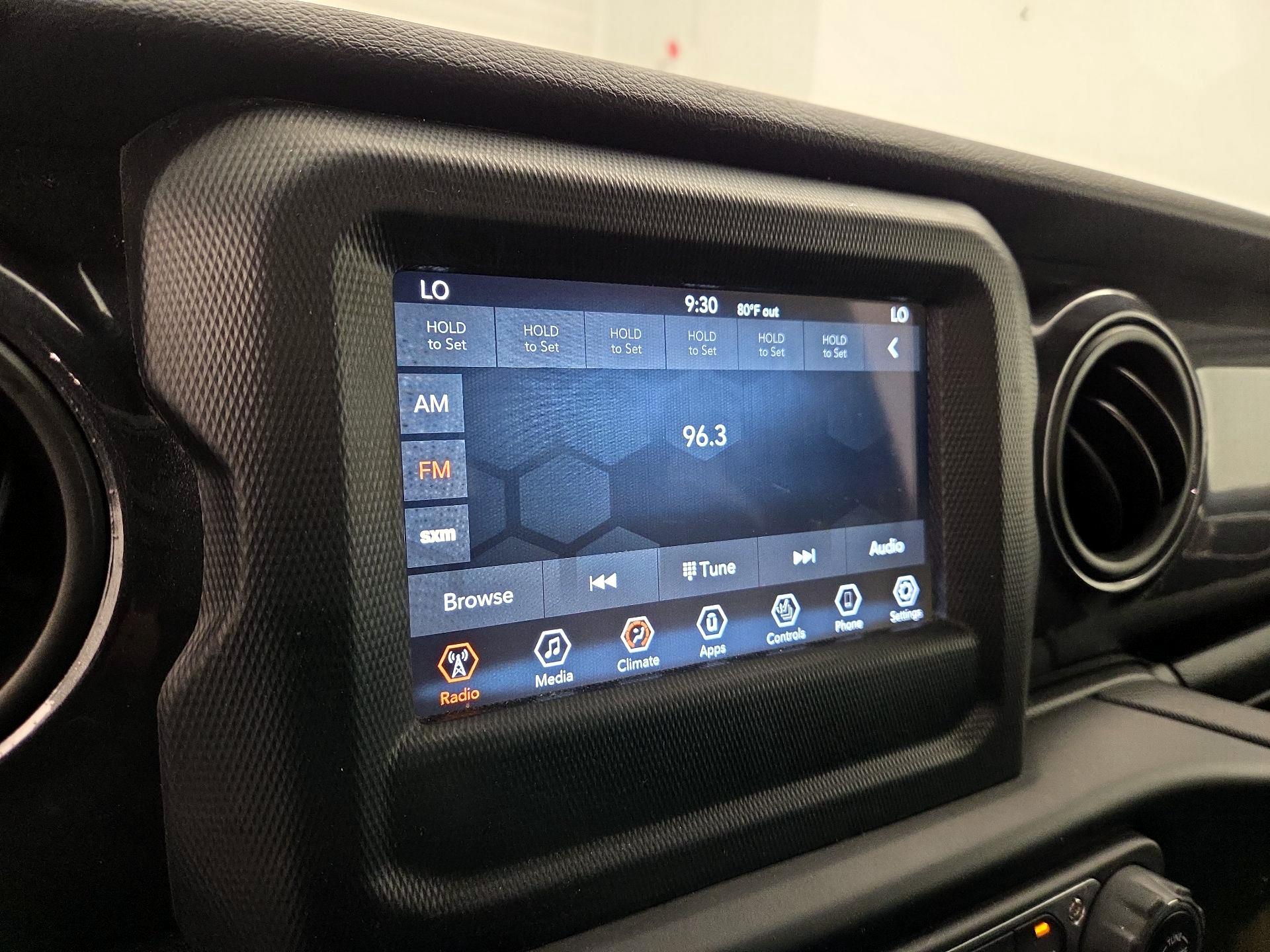 Thumbnail: 2020 Jeep Gladiator - 15