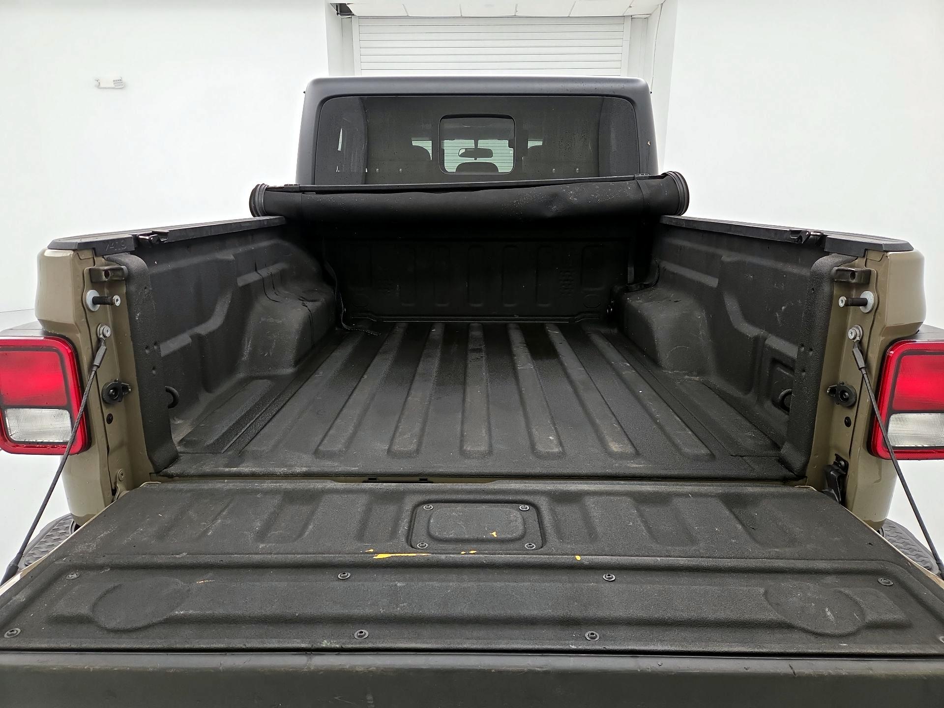 Thumbnail: 2020 Jeep Gladiator - 20
