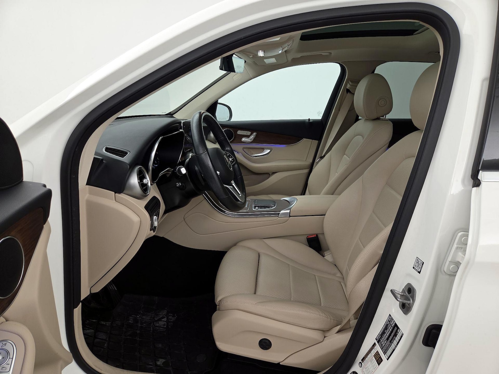 2022 Mercedes-Benz GLC GLC300 - Photo 12