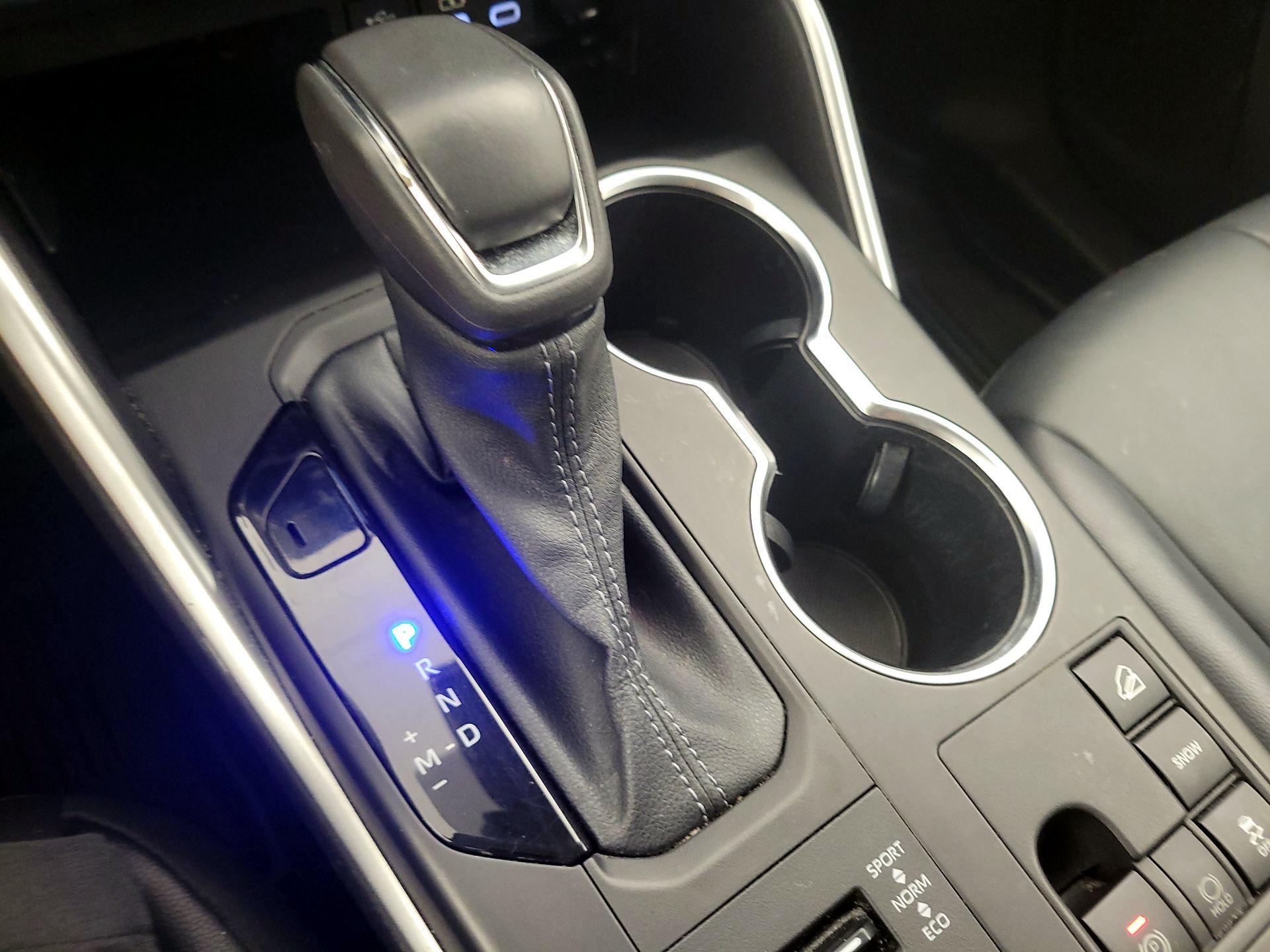 Thumbnail: 2023 Toyota Highlander - 17