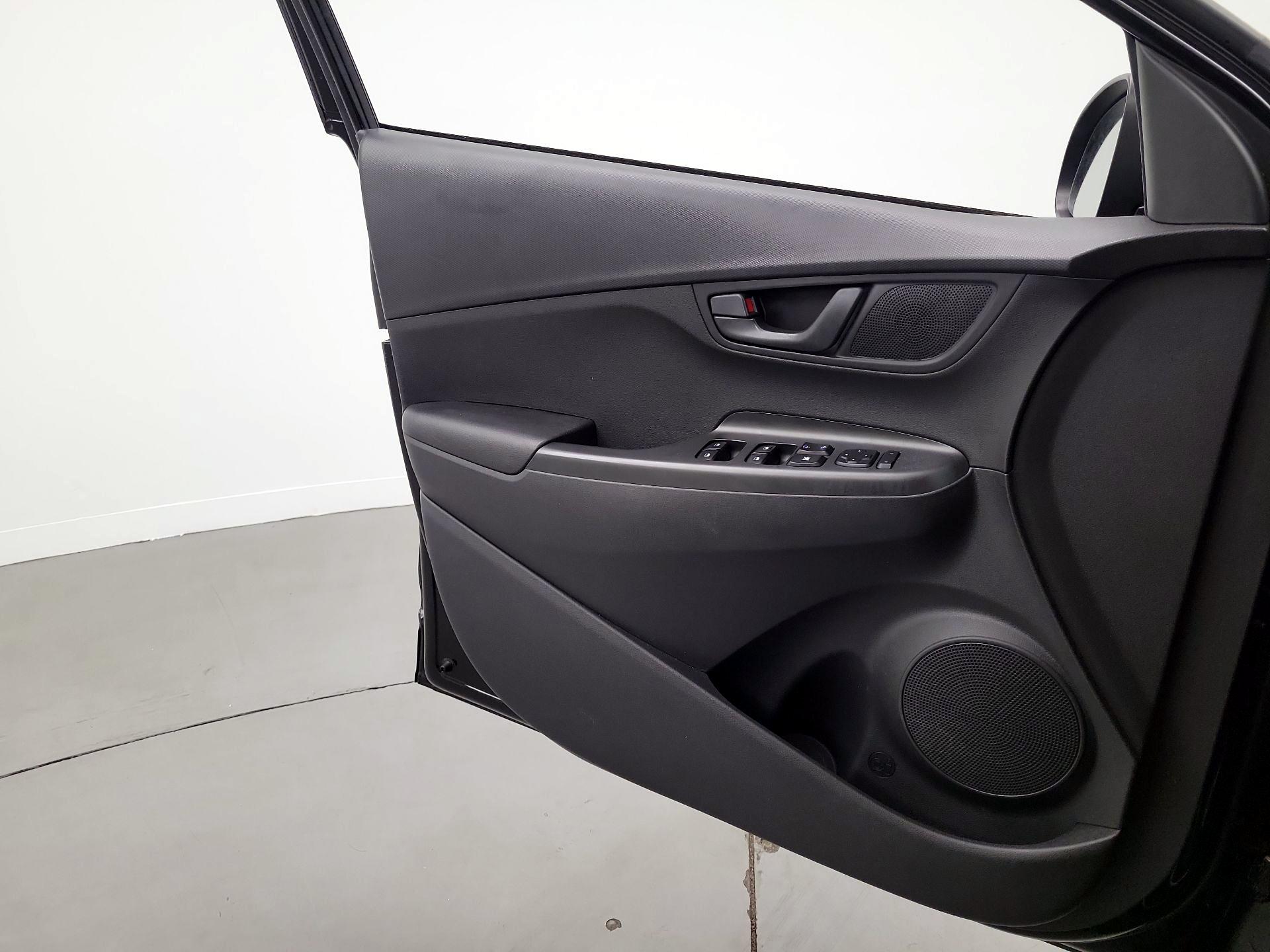 Thumbnail: 2022 Hyundai Kona - 12