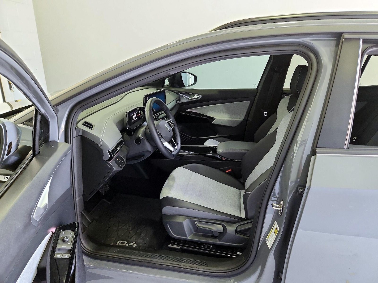 2023 Volkswagen ID.4 PRO - Photo 12