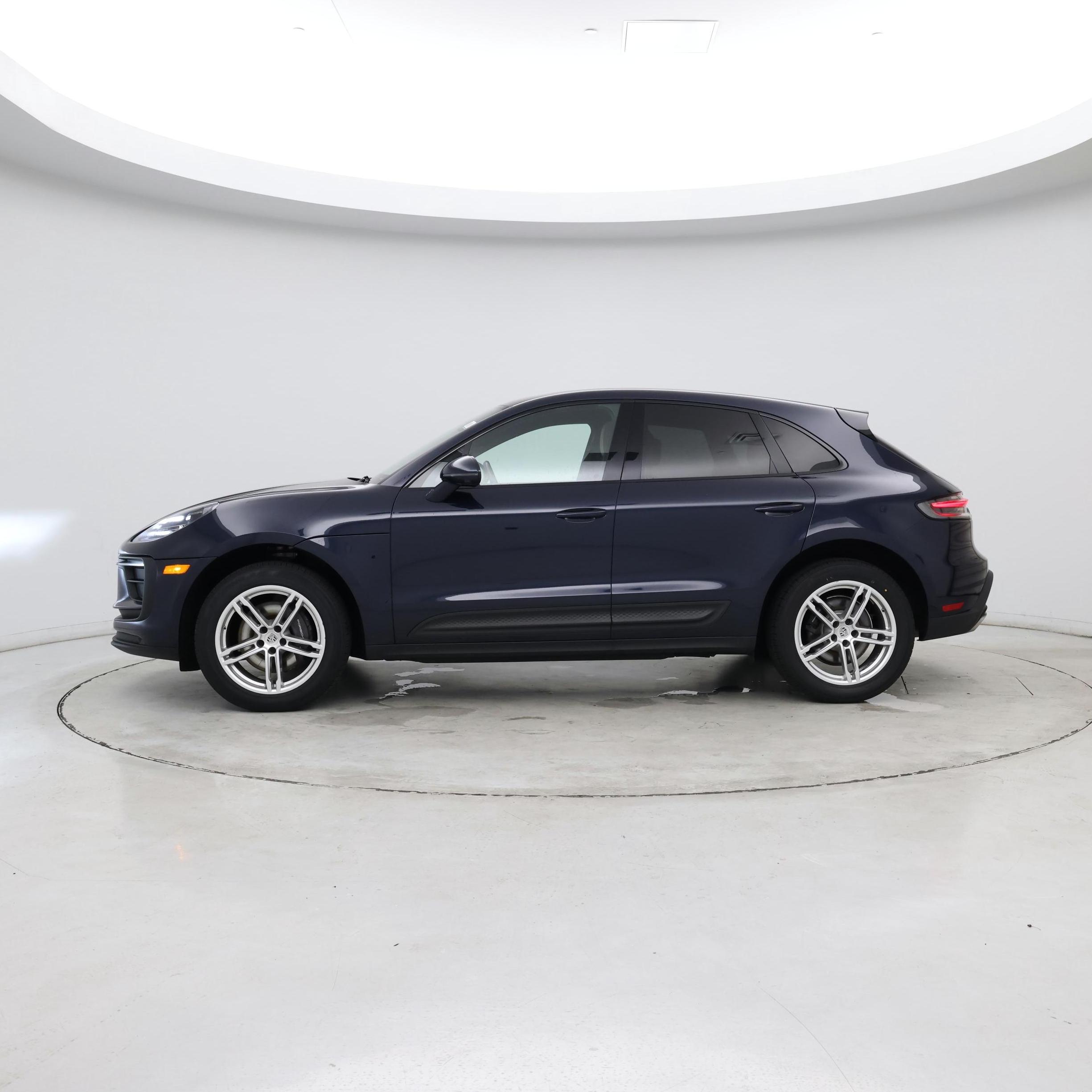 Thumbnail: 2023 Porsche Macan - 2