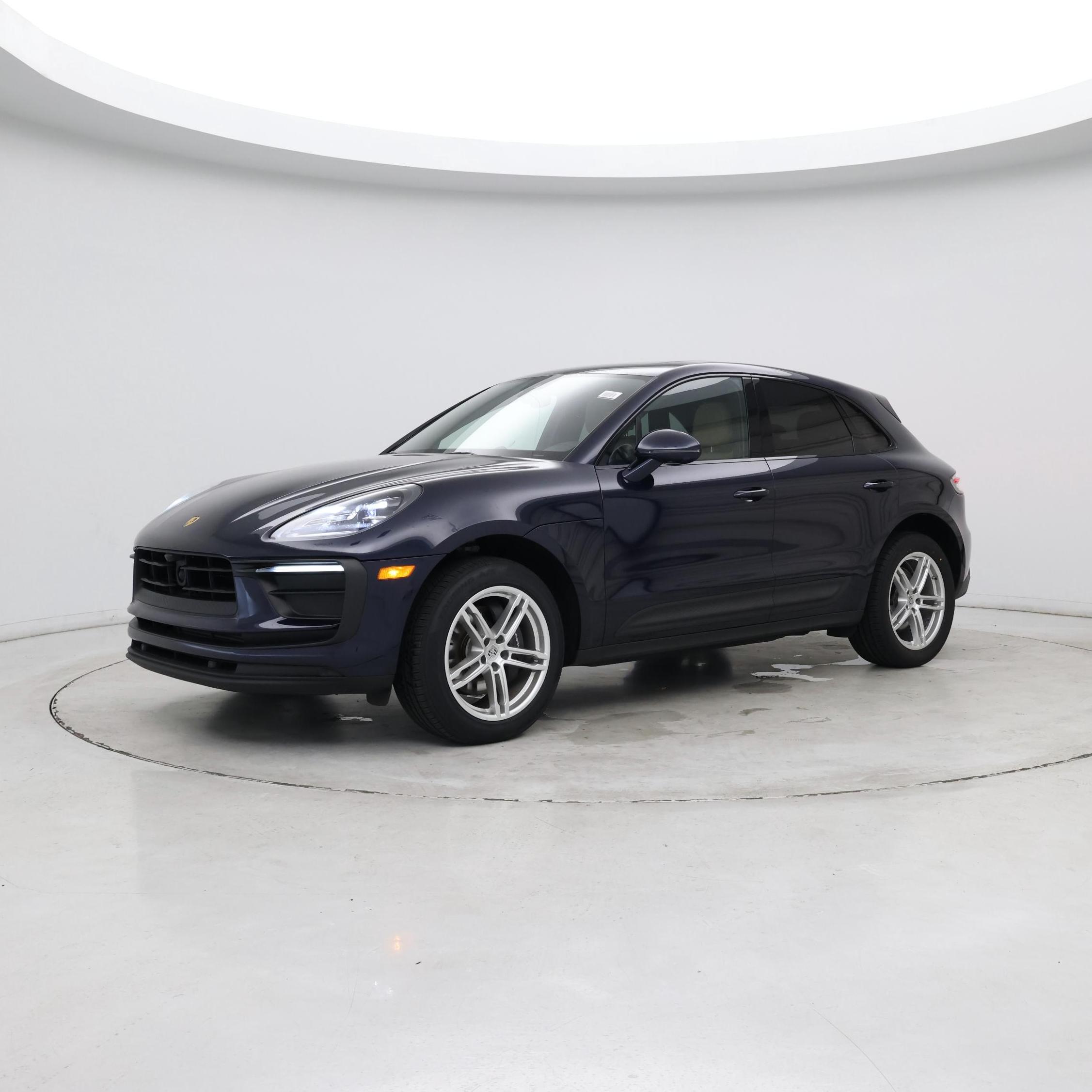 Thumbnail: 2023 Porsche Macan - 3