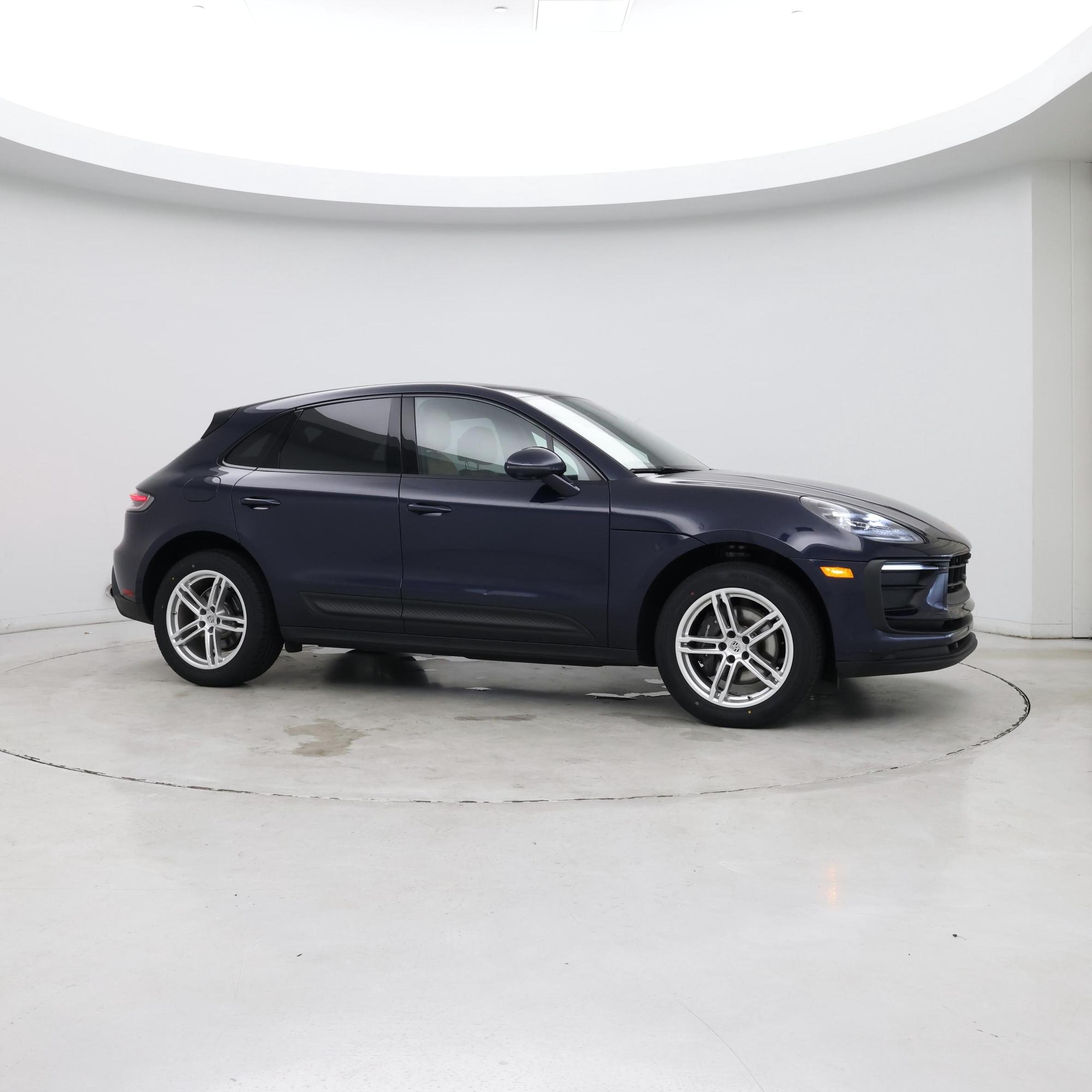 Thumbnail: 2023 Porsche Macan - 7
