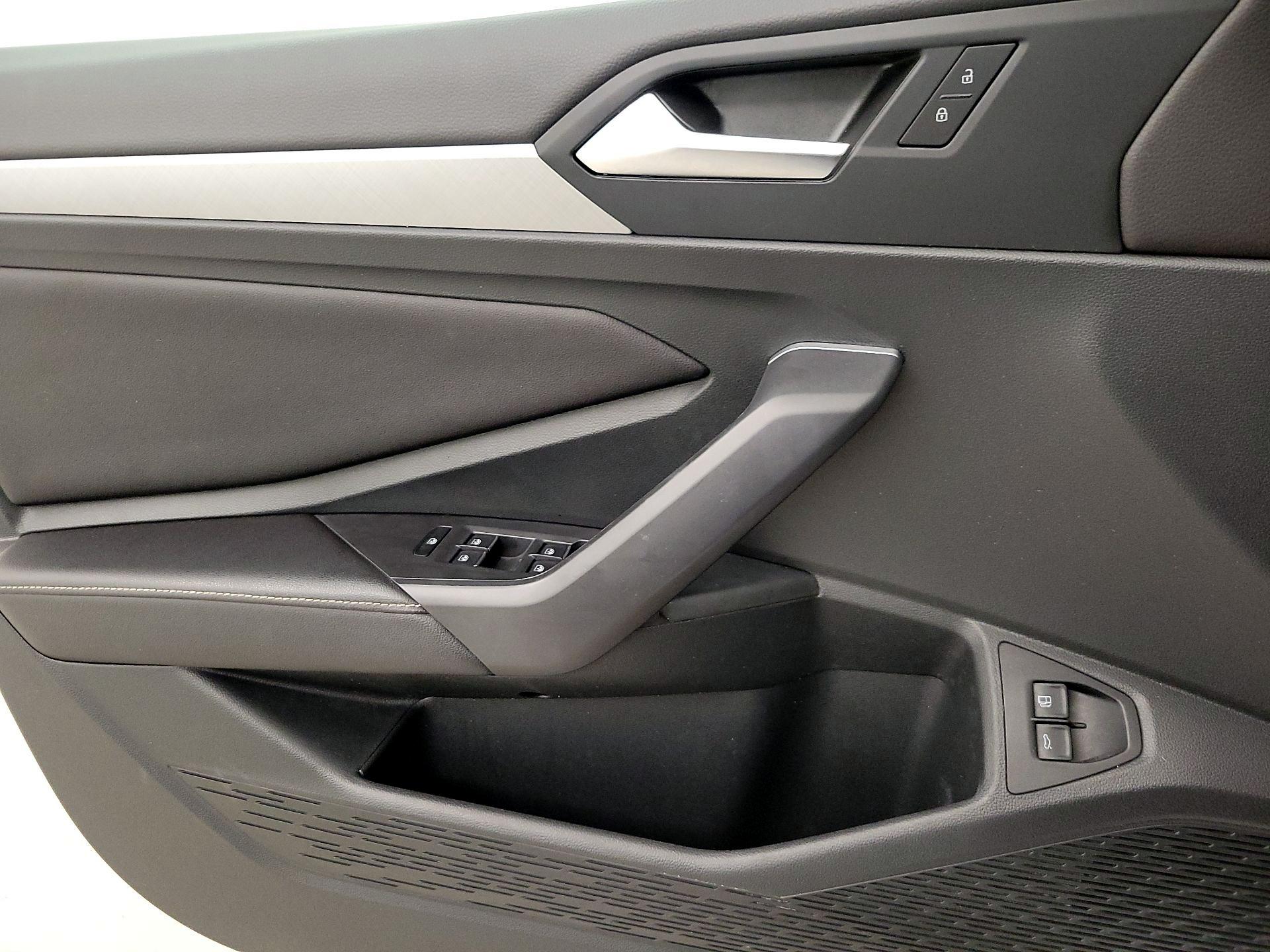 Thumbnail: 2022 Volkswagen Jetta - 10