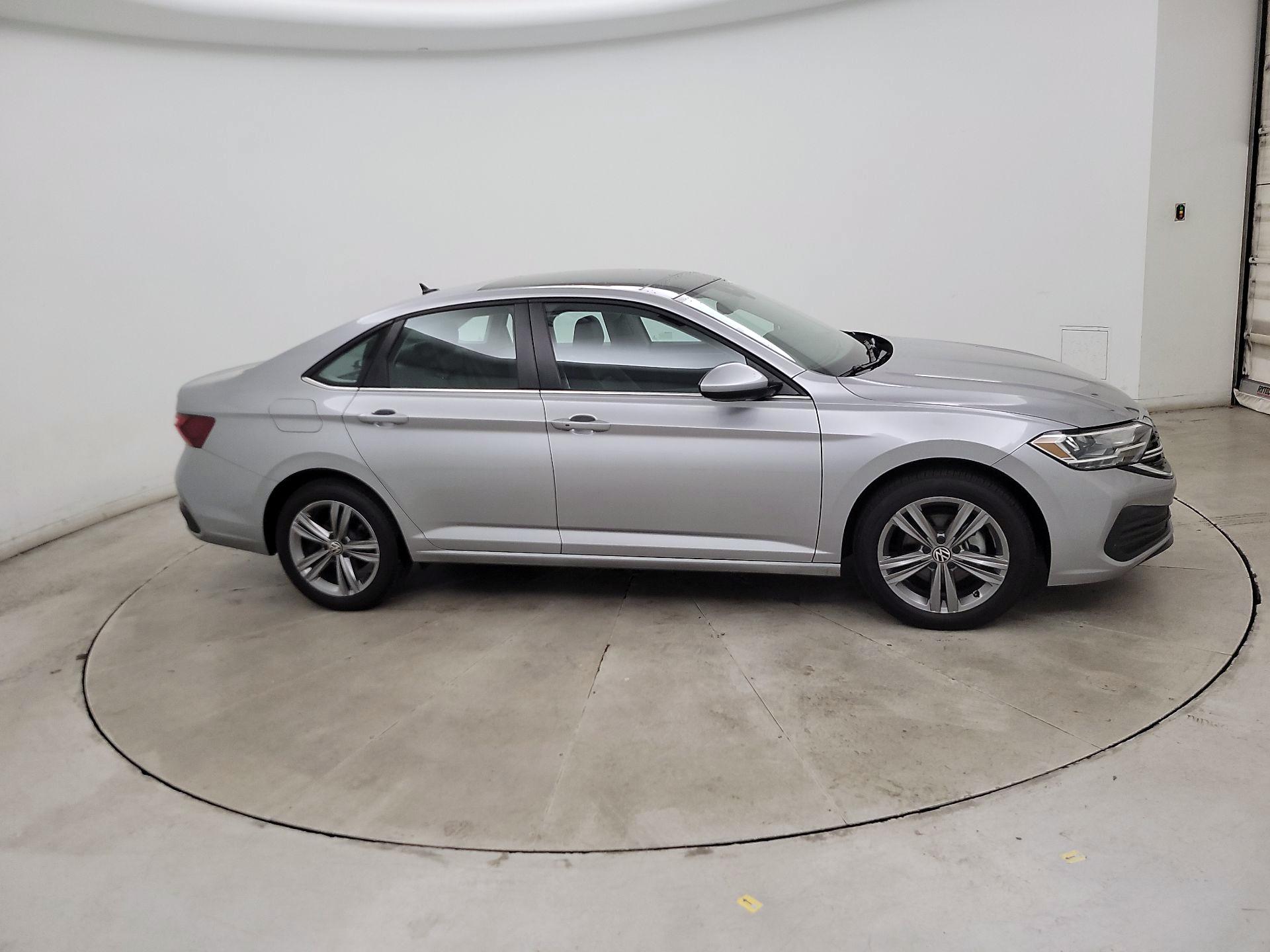 Thumbnail: 2022 Volkswagen Jetta - 4