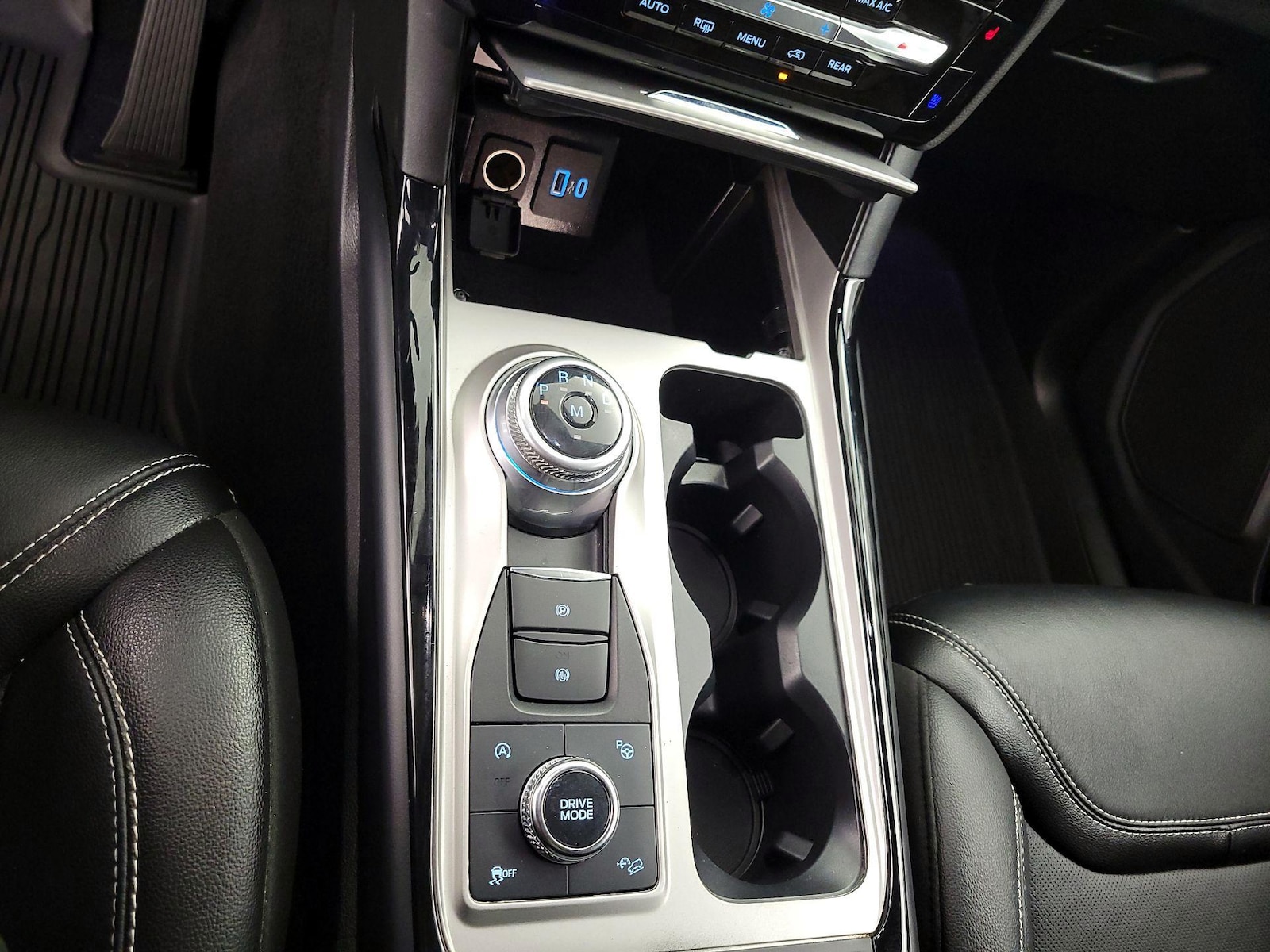2022 Ford Explorer ST - Photo 19