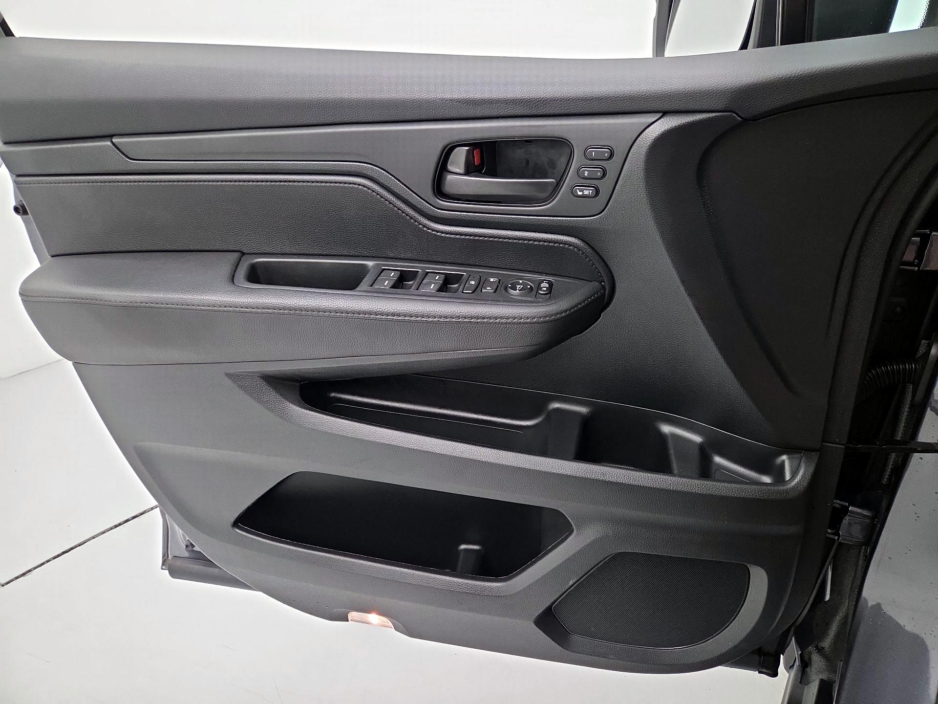 Thumbnail: 2023 Honda Odyssey - 12
