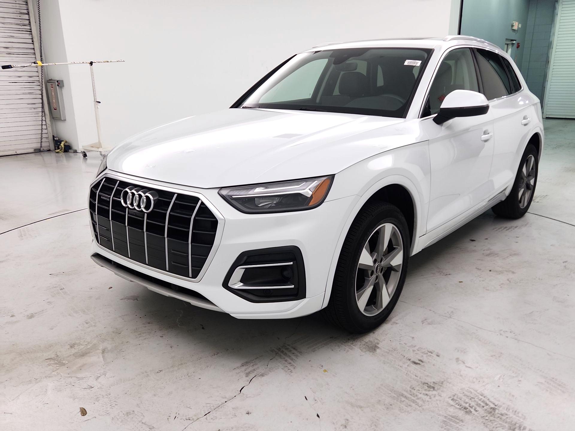 Thumbnail: 2023 Audi Q5 - 3