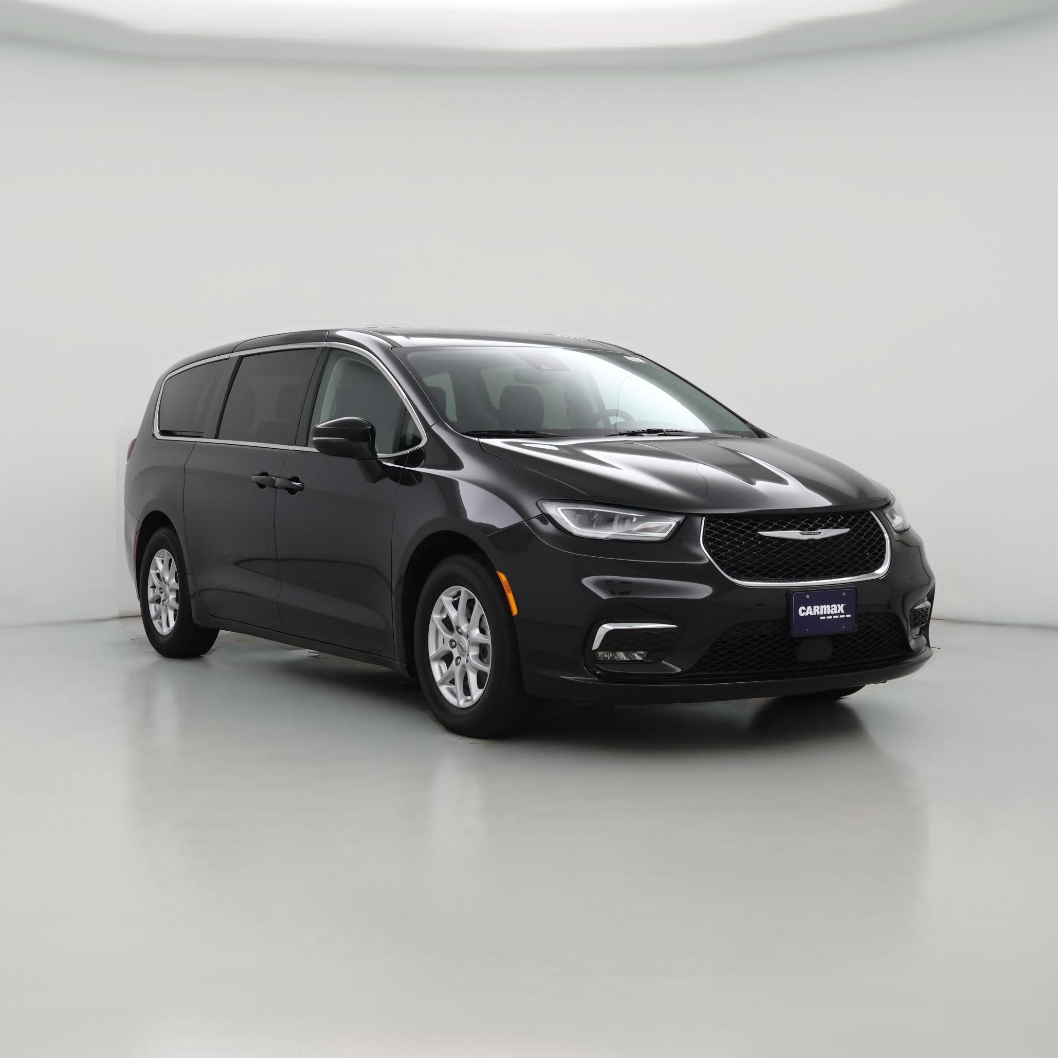 Thumbnail: 2023 Chrysler Pacifica - 1