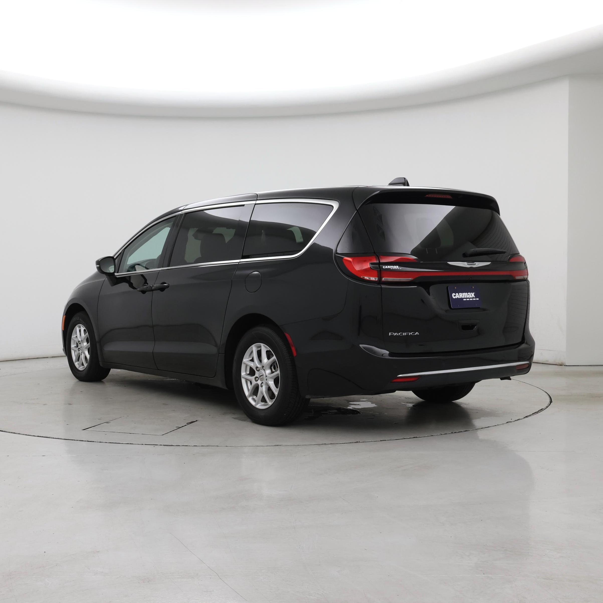 Thumbnail: 2023 Chrysler Pacifica - 2