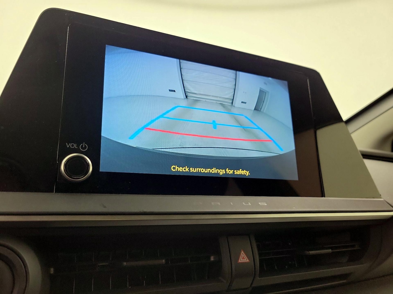 2024 Toyota Prius LE - Photo 15