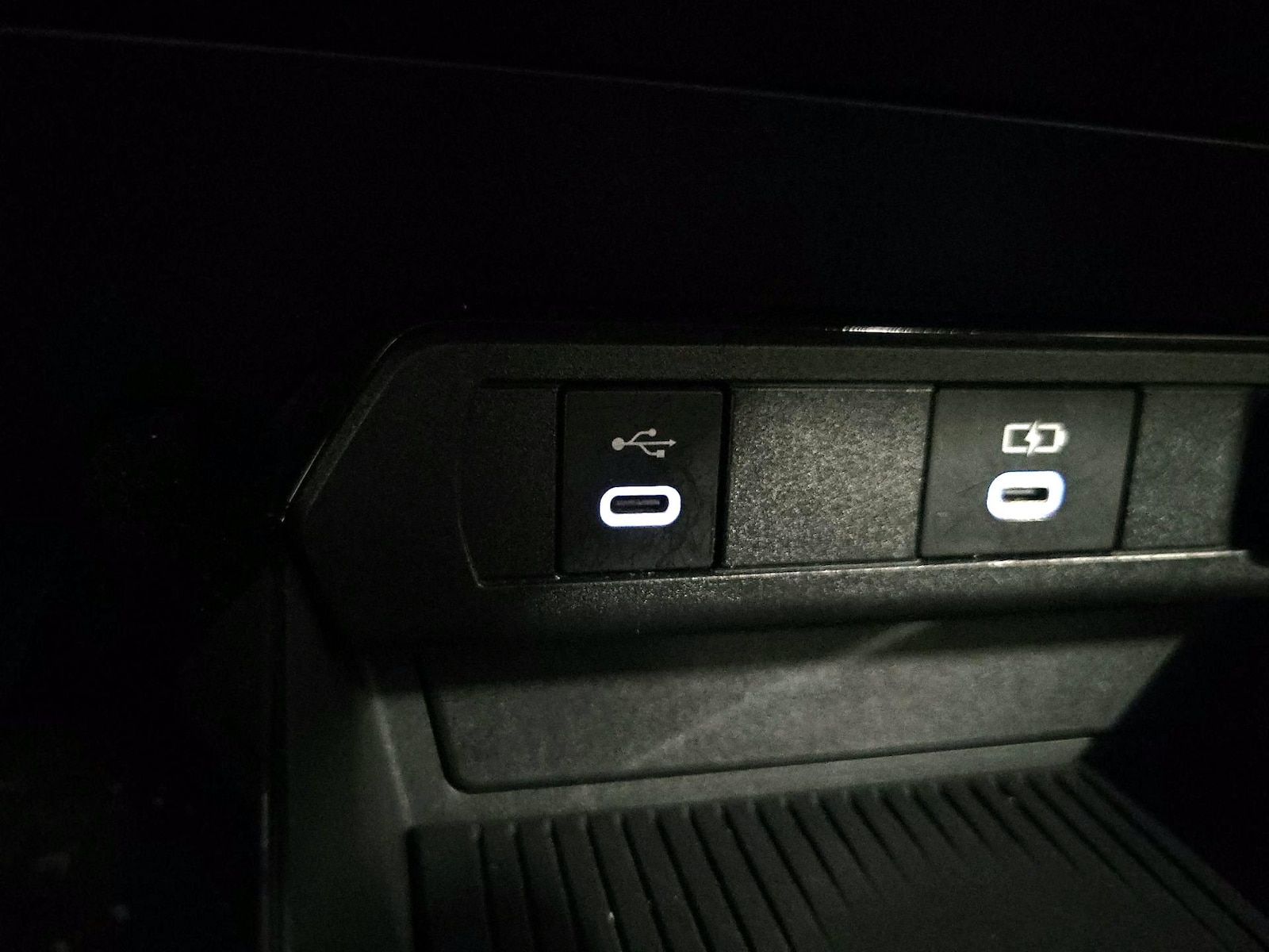 2024 Toyota Prius LE - Photo 19