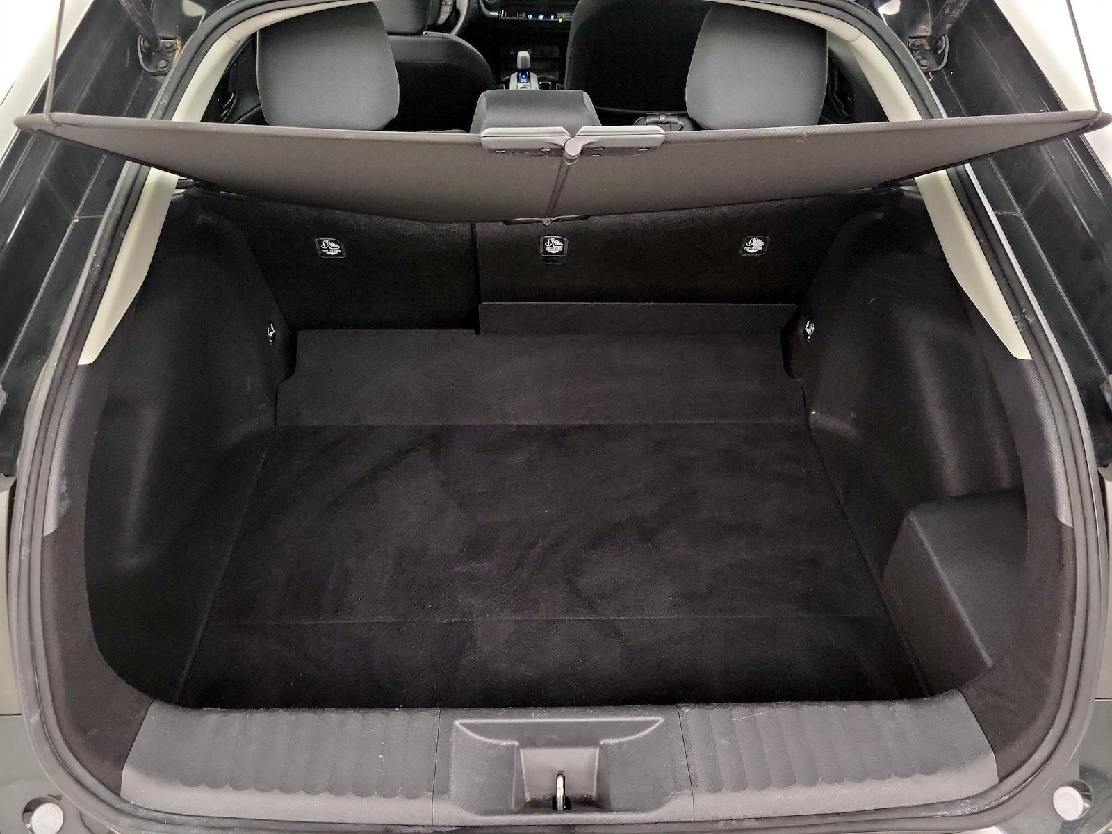 2024 Toyota Prius LE - Photo 21