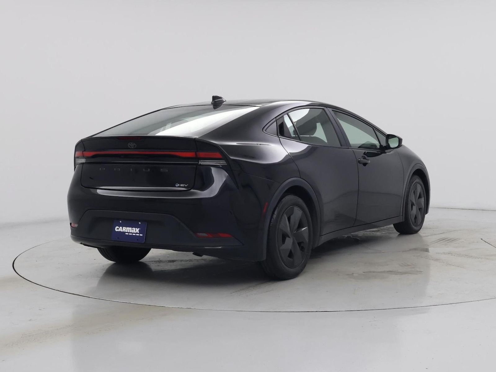 2024 Toyota Prius LE - Photo 9