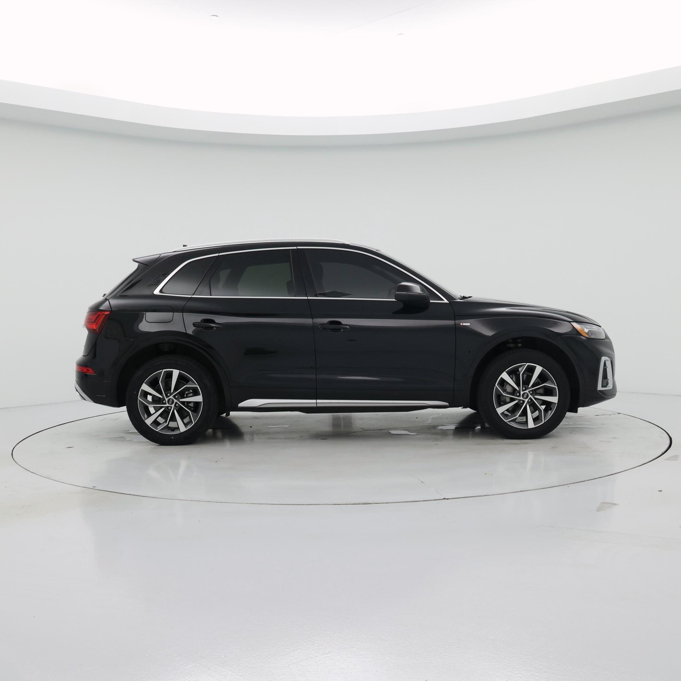 Thumbnail: 2023 Audi Q5 - 7