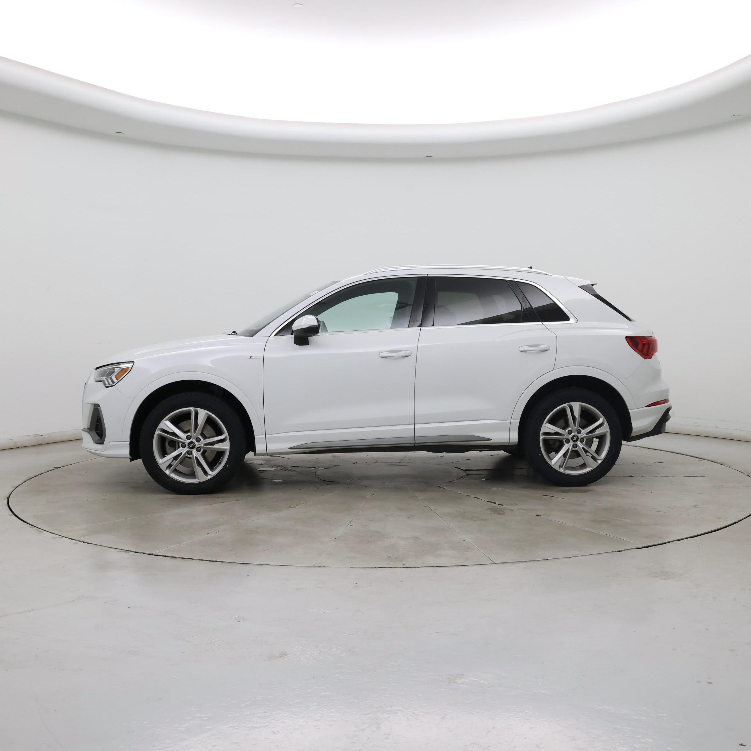 Thumbnail: 2022 Audi Q3 - 3
