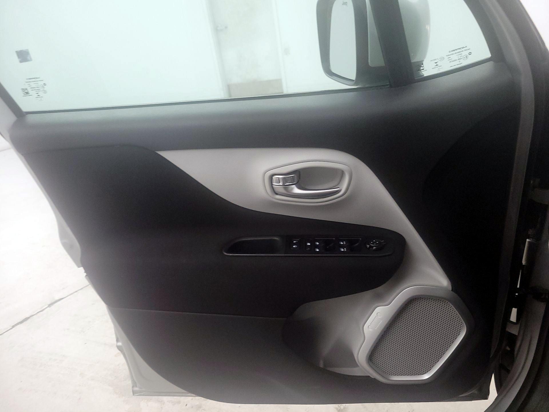 Thumbnail: 2021 Jeep Renegade - 12