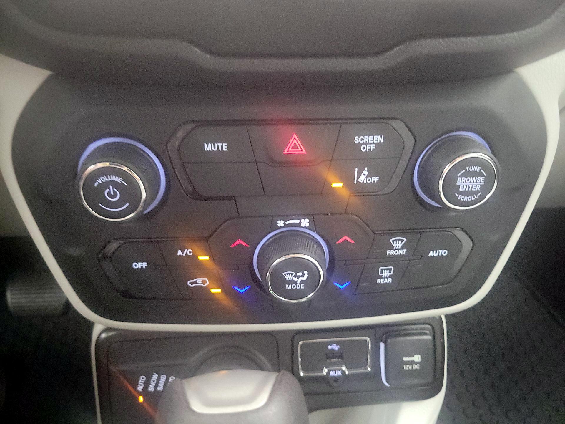 Thumbnail: 2021 Jeep Renegade - 17
