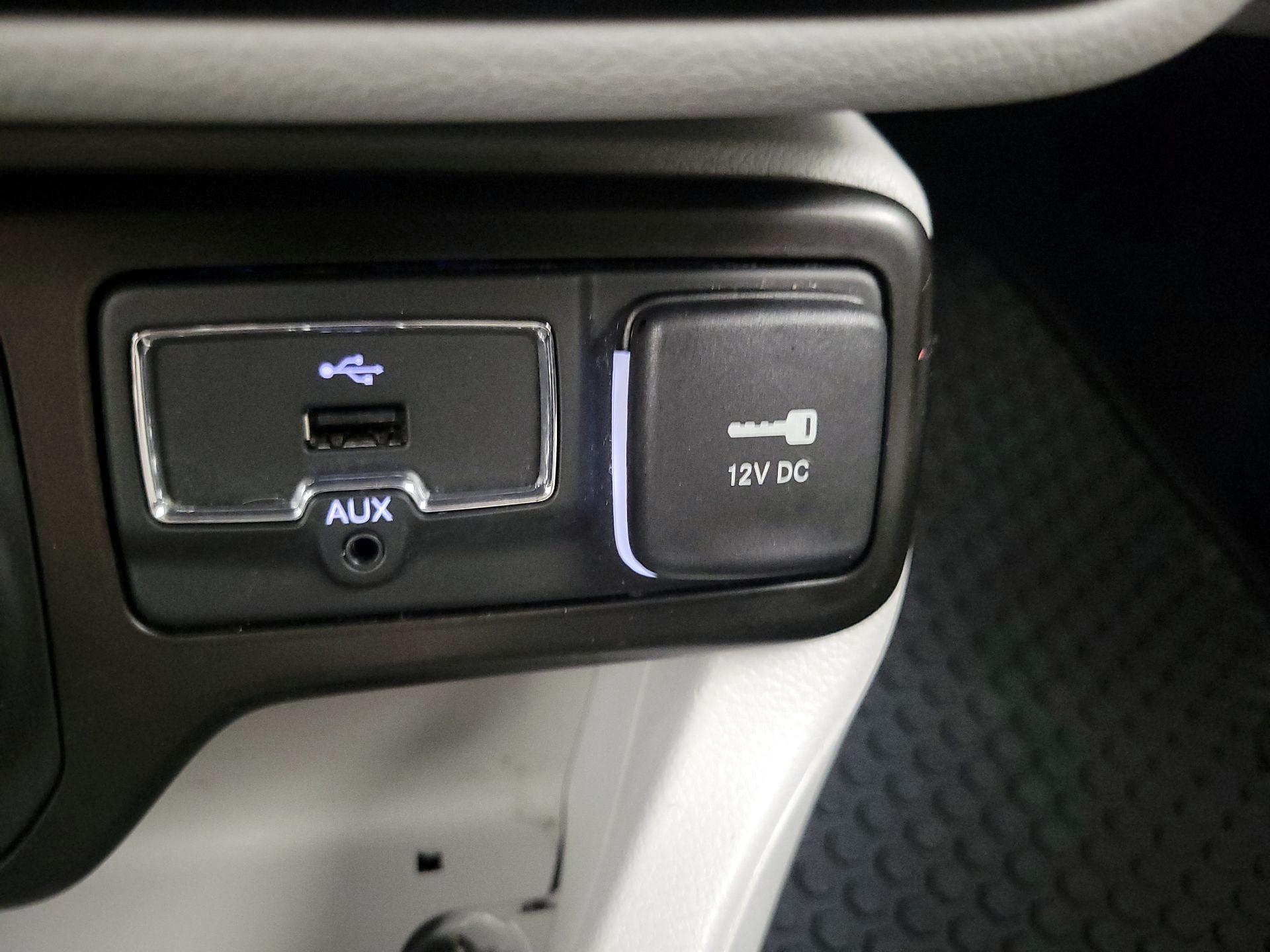 Thumbnail: 2021 Jeep Renegade - 19