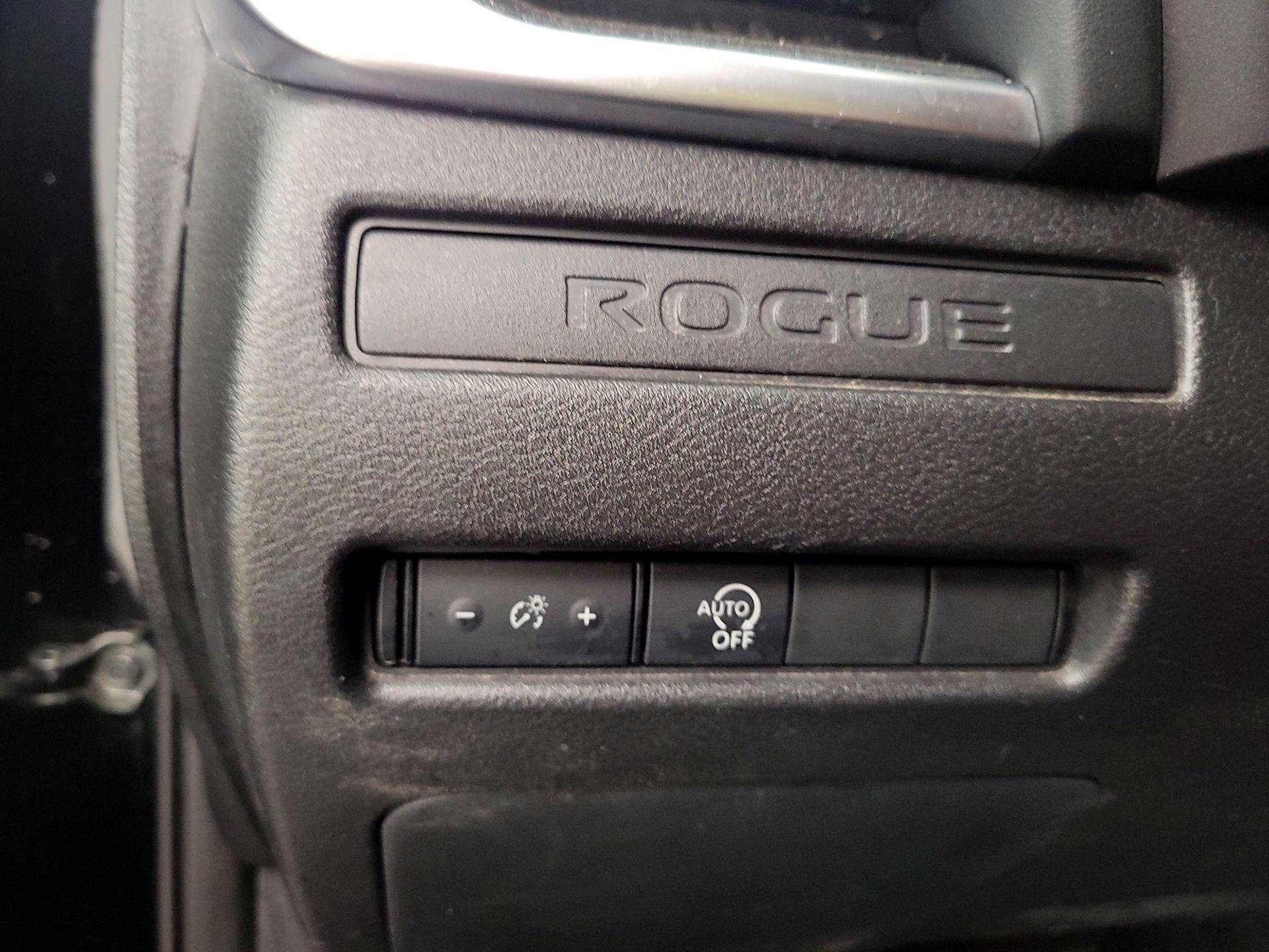 Thumbnail: 2023 Nissan Rogue - 11