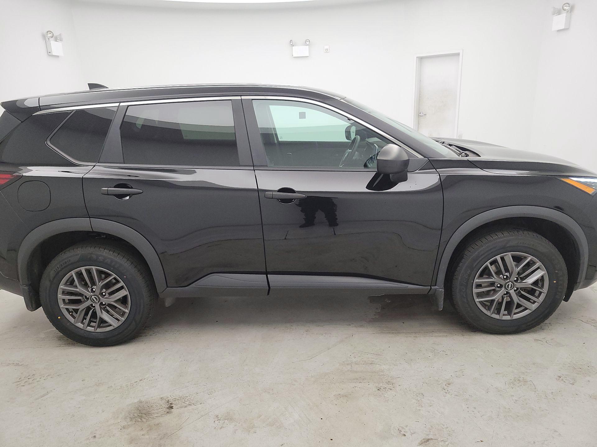 Thumbnail: 2023 Nissan Rogue - 4