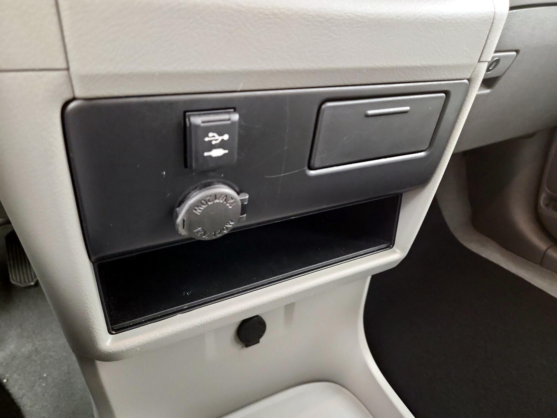 Thumbnail: 2020 Toyota Sienna - 18