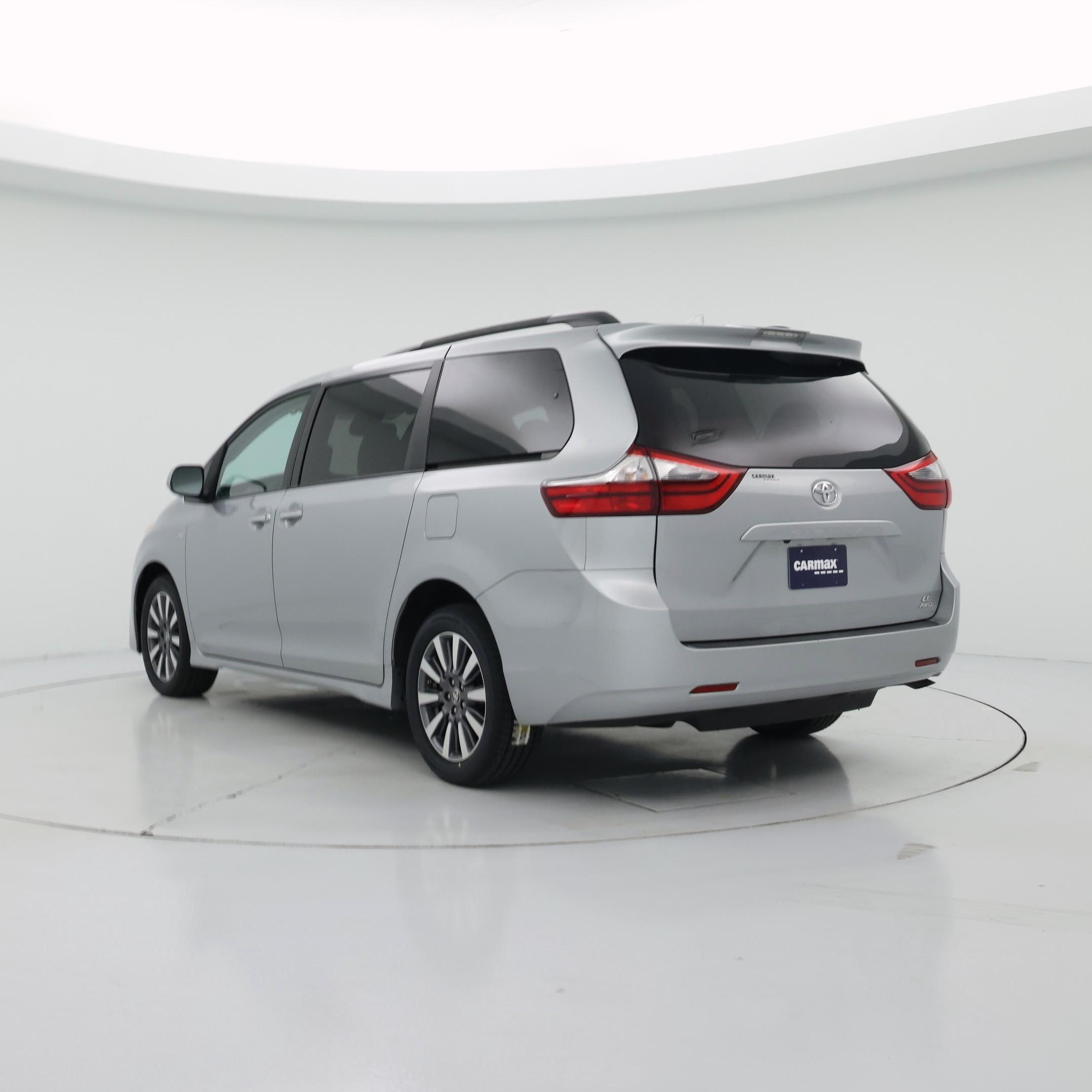Thumbnail: 2020 Toyota Sienna - 2