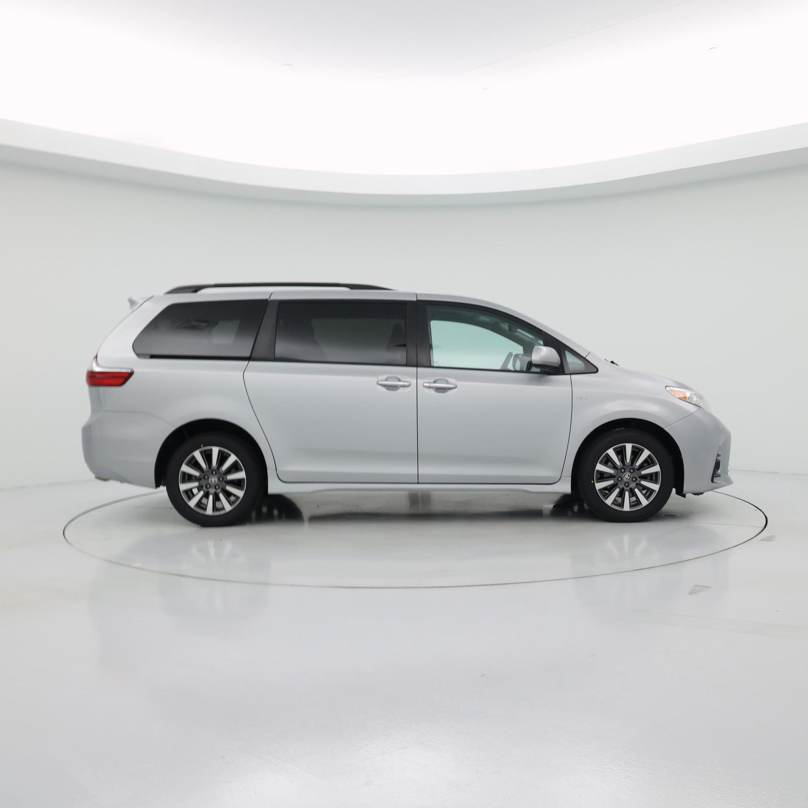 Thumbnail: 2020 Toyota Sienna - 7