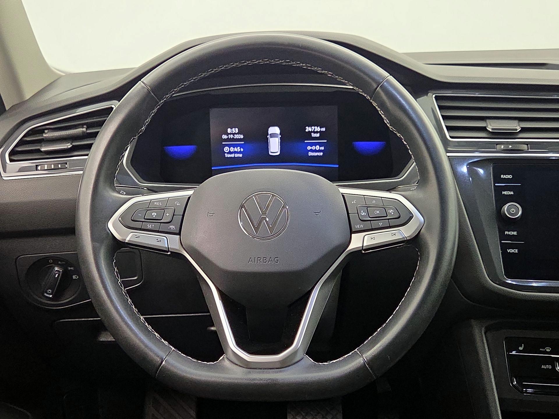 Thumbnail: 2023 Volkswagen Tiguan - 10