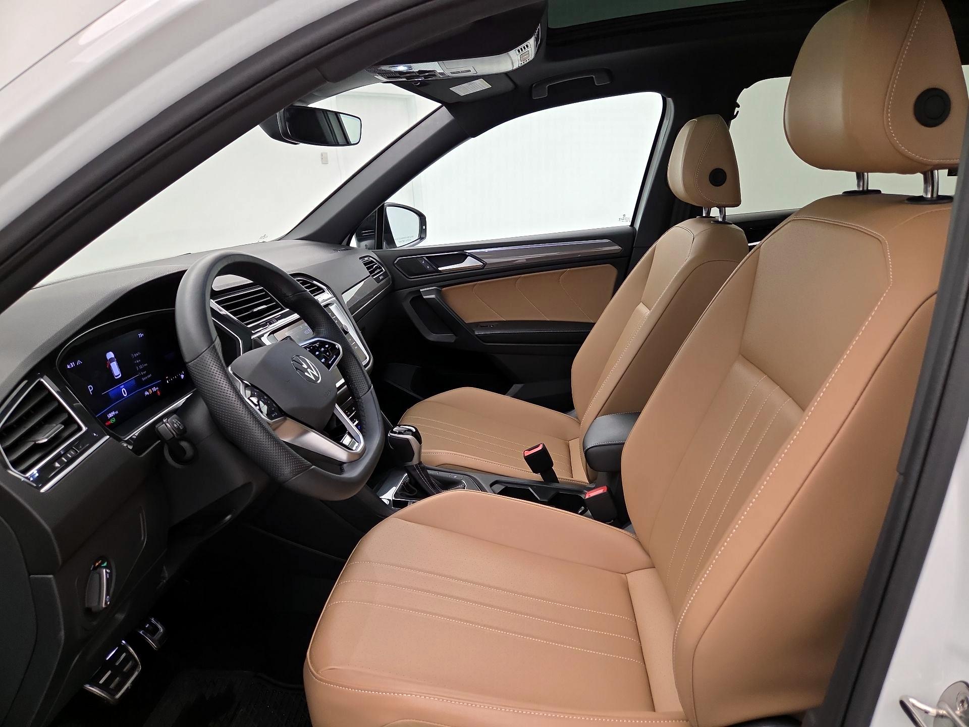 Thumbnail: 2024 Volkswagen Tiguan - 11