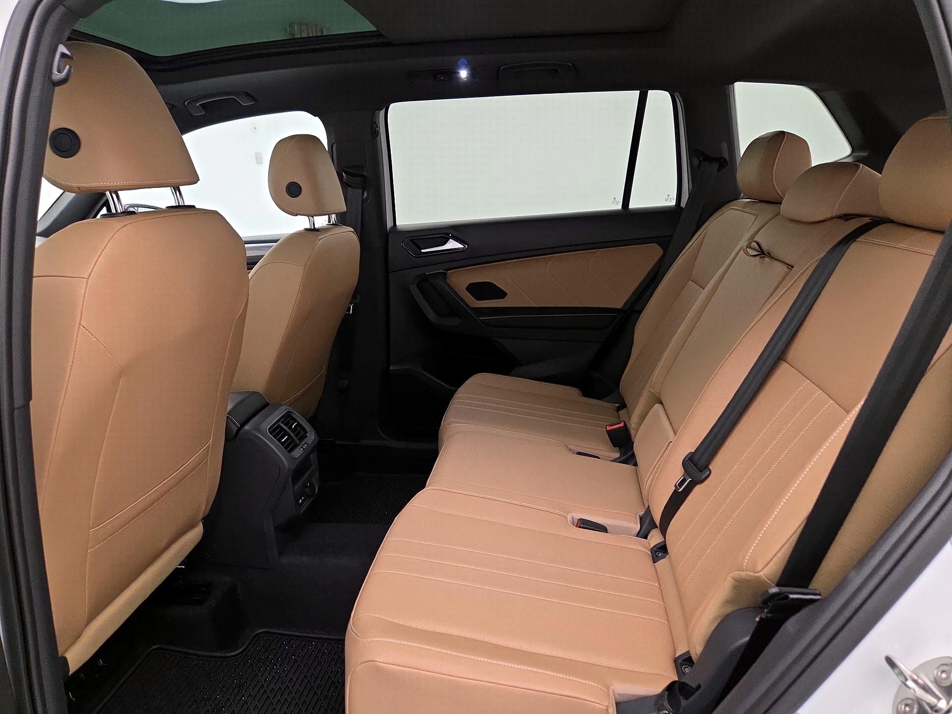Thumbnail: 2024 Volkswagen Tiguan - 20
