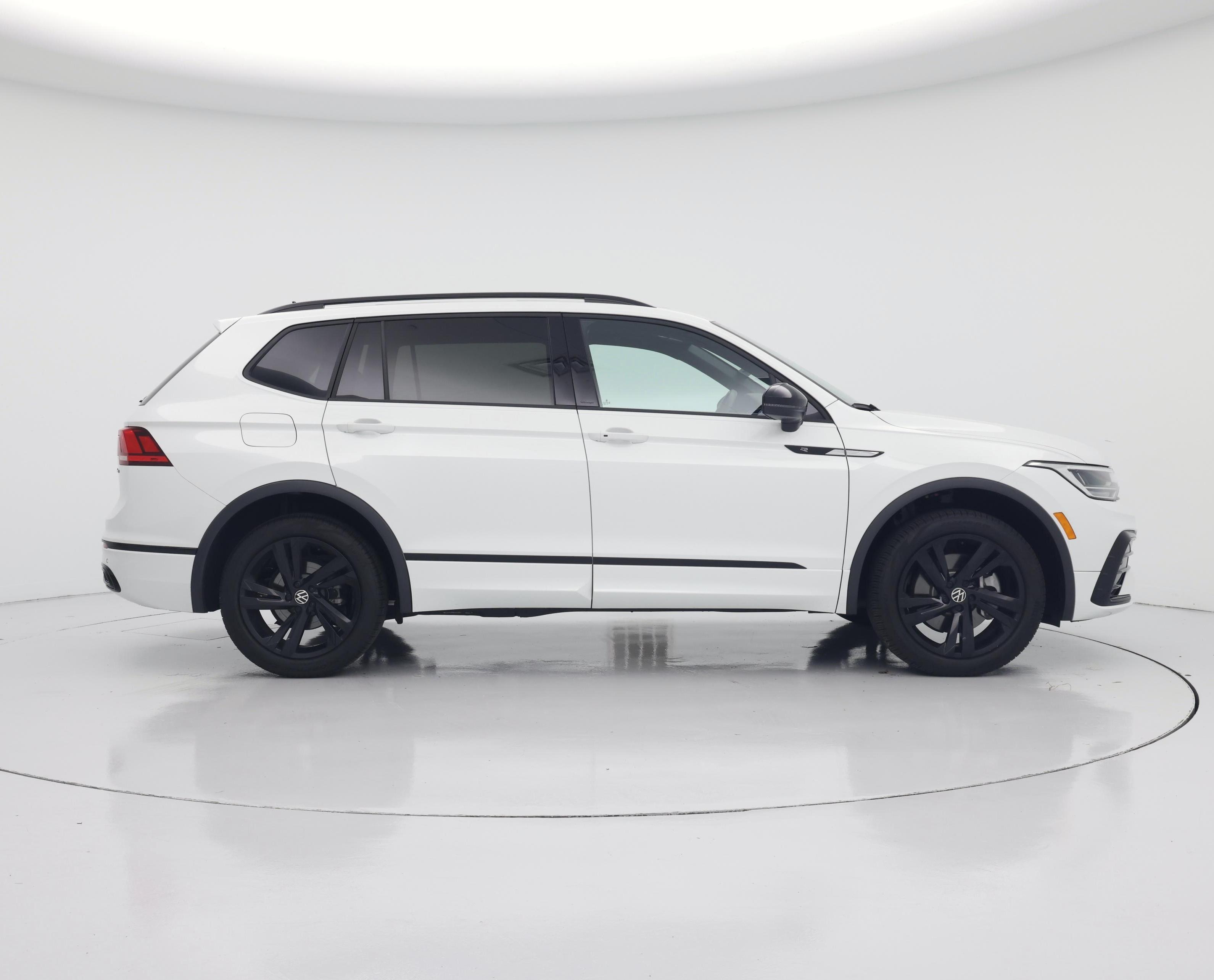 Thumbnail: 2024 Volkswagen Tiguan - 7