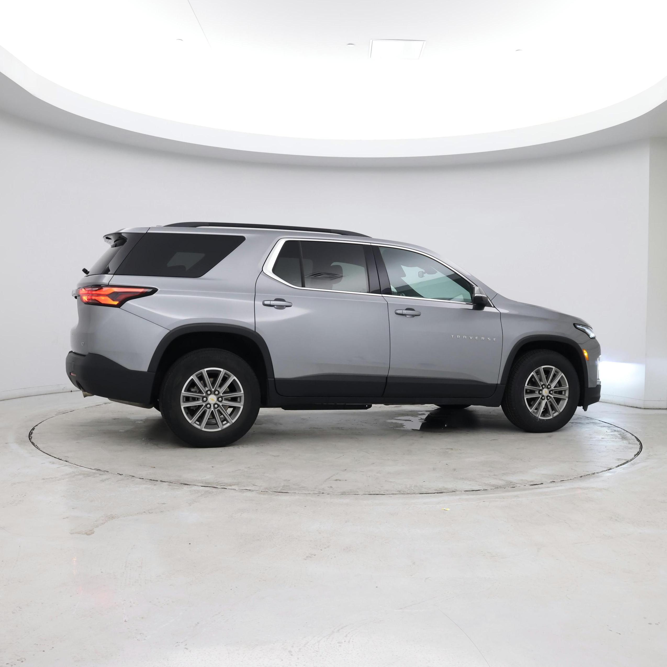 Thumbnail: 2023 Chevrolet Traverse - 8
